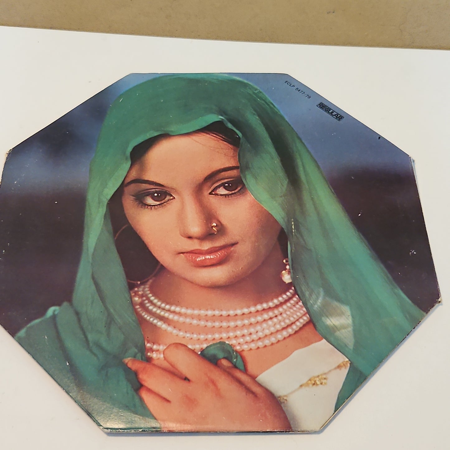 Laila Majnu - superhit blockbuster - 2 LP set, Madan Mohan and Jaidev - in Excellent condition