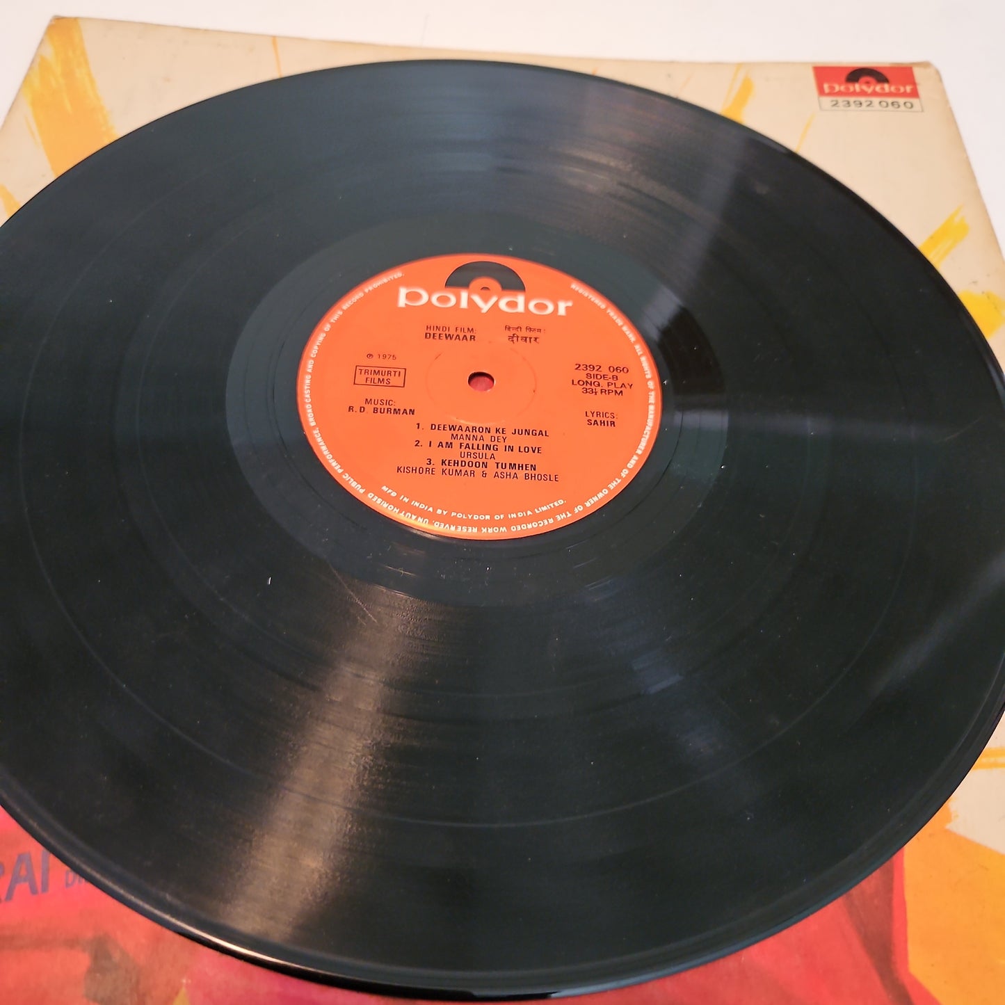 DEEWAR - R D Burman blockbuster in excellent - Songs only rare LP includes English song "I am falling in Love with a stranger "