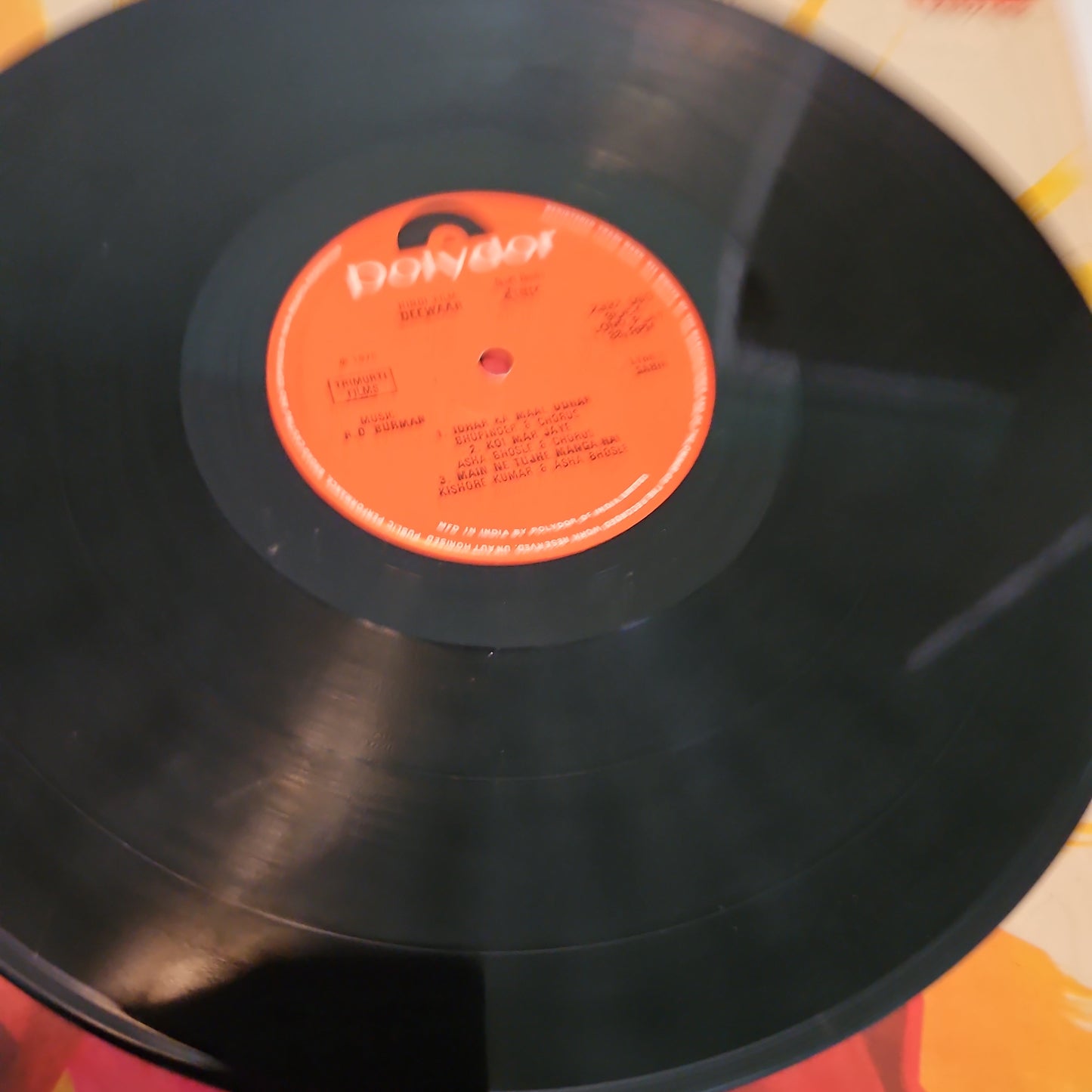DEEWAR - R D Burman blockbuster in excellent - Songs only rare LP includes English song "I am falling in Love with a stranger "