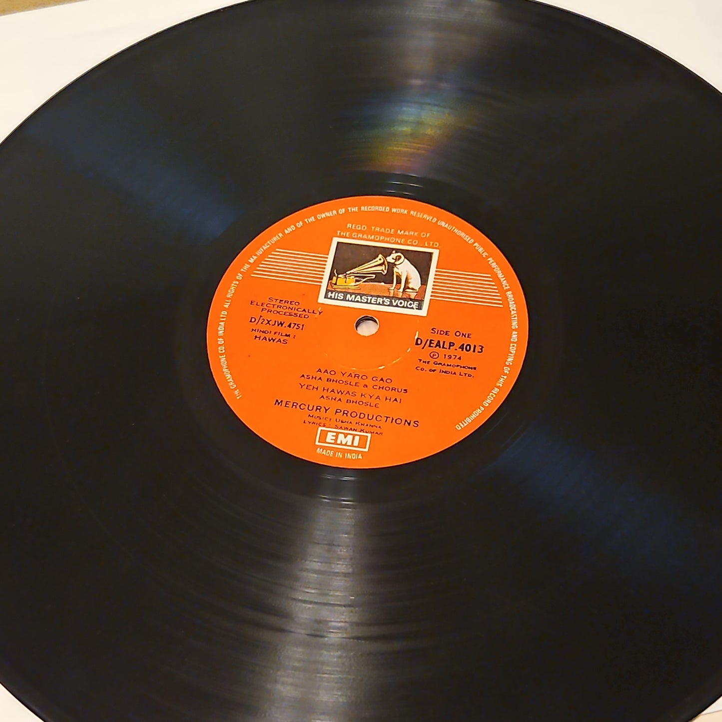 Hawas- Usha Khanna Clasic 1st edition red dog HMV in excellent to NM condition