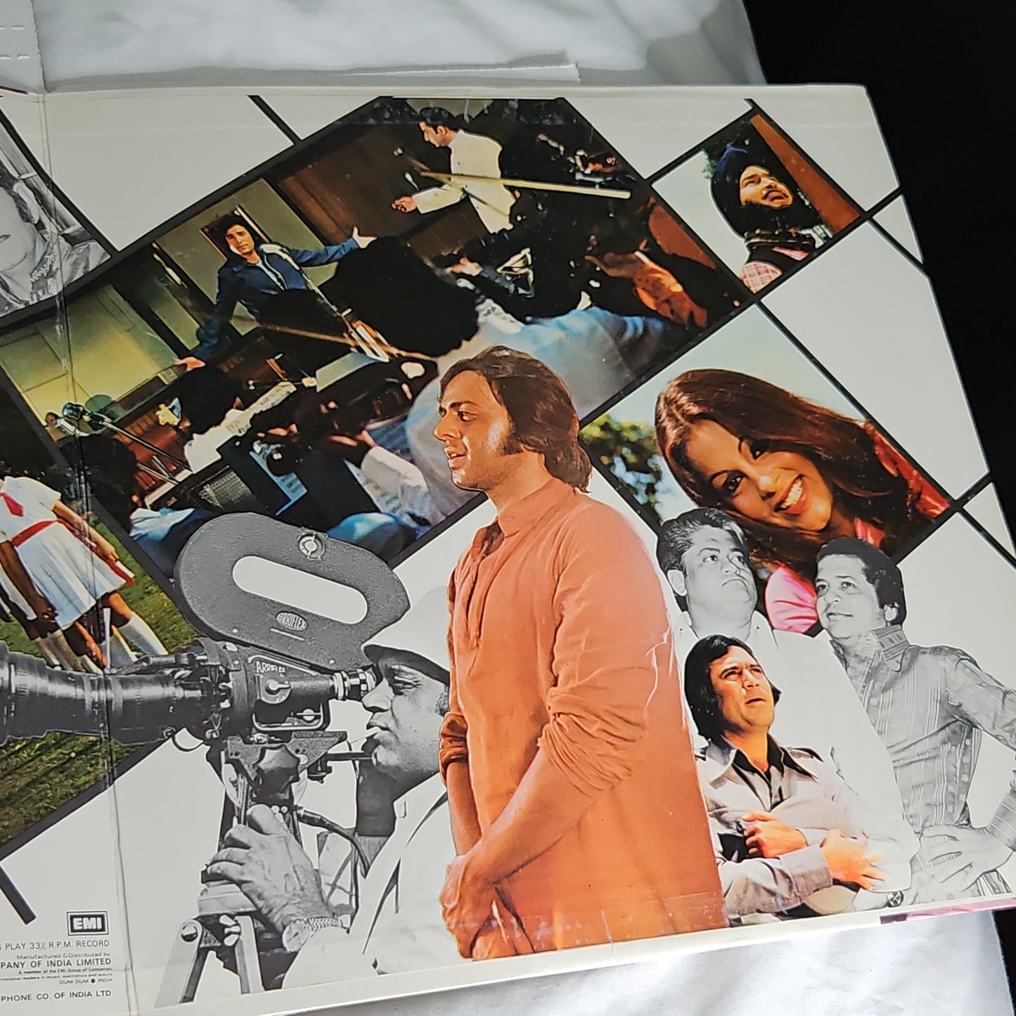 Anurodh - 1st Red Dog logo Edition Supreme Gatefold in Near Mint condition - Music Laxmikant Pyarelal