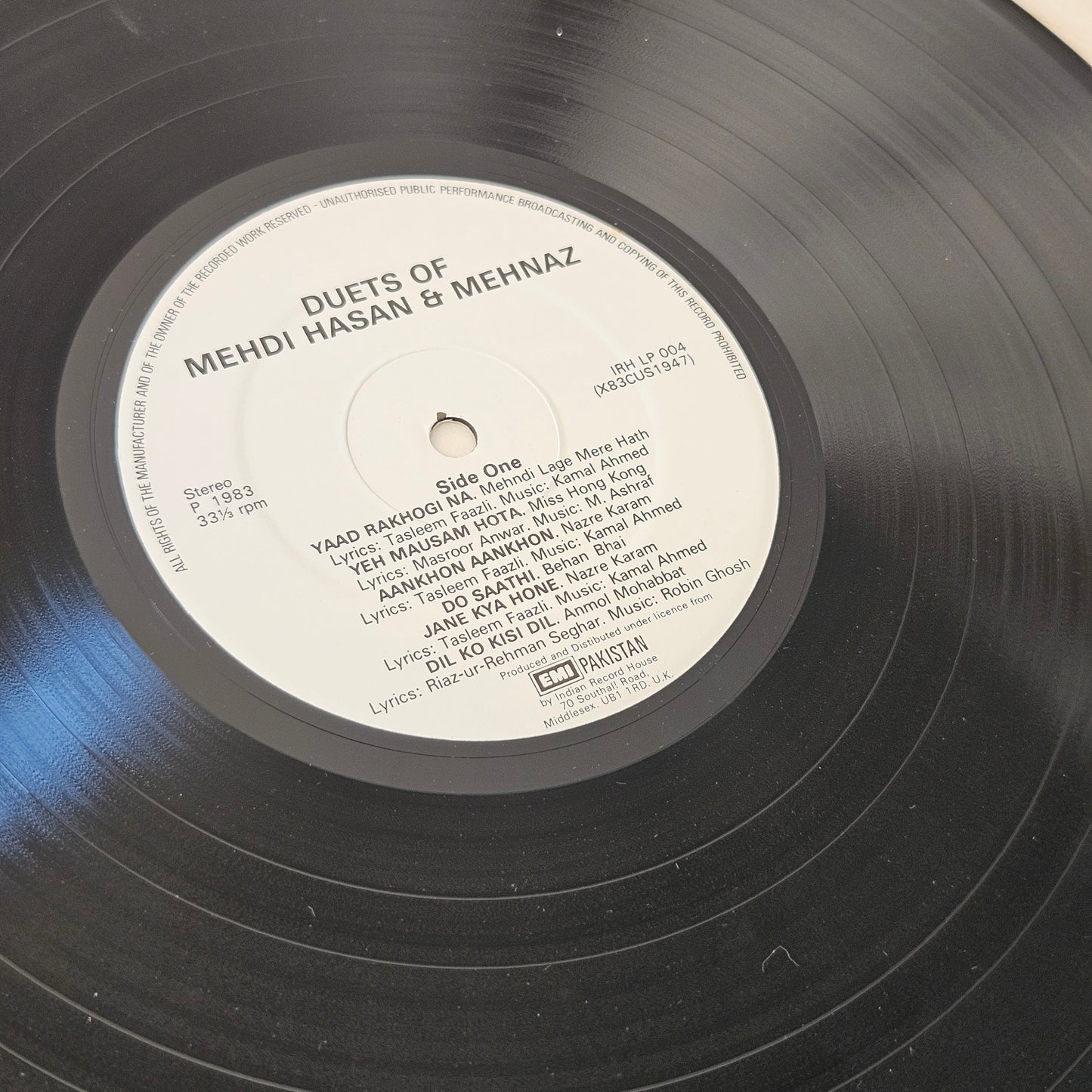 An enchanting hour of duets - Mehdi Hassan and Mehnaz in near mint condition