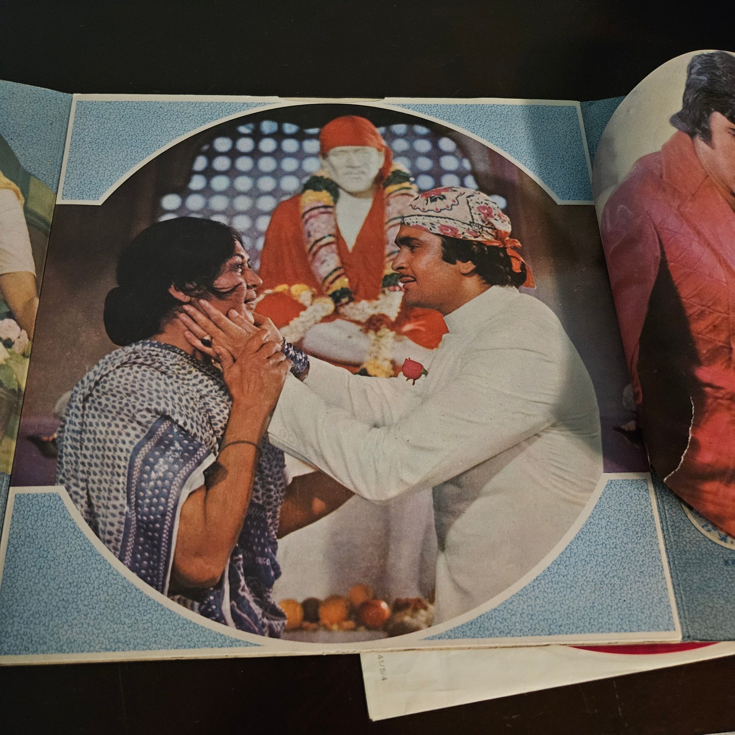 Amar Akbar Anthony - *PINK* and multifold with 8 picture pages - Laxmikant Pyarelal - Super hit in Excellent condition Collectible. Flawless multifold cover