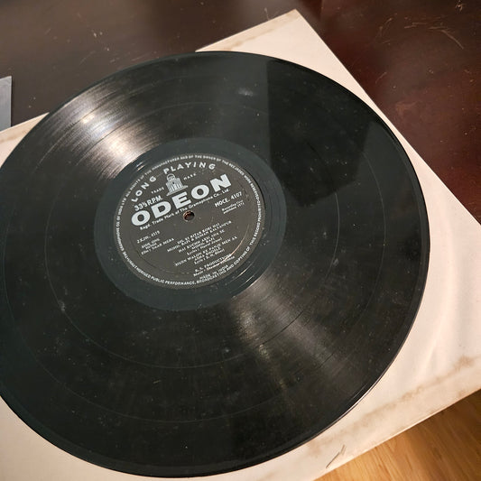 Yaar Mera 1st Odeon Ring in - Music Shankar Jaikishan- good condition No cover