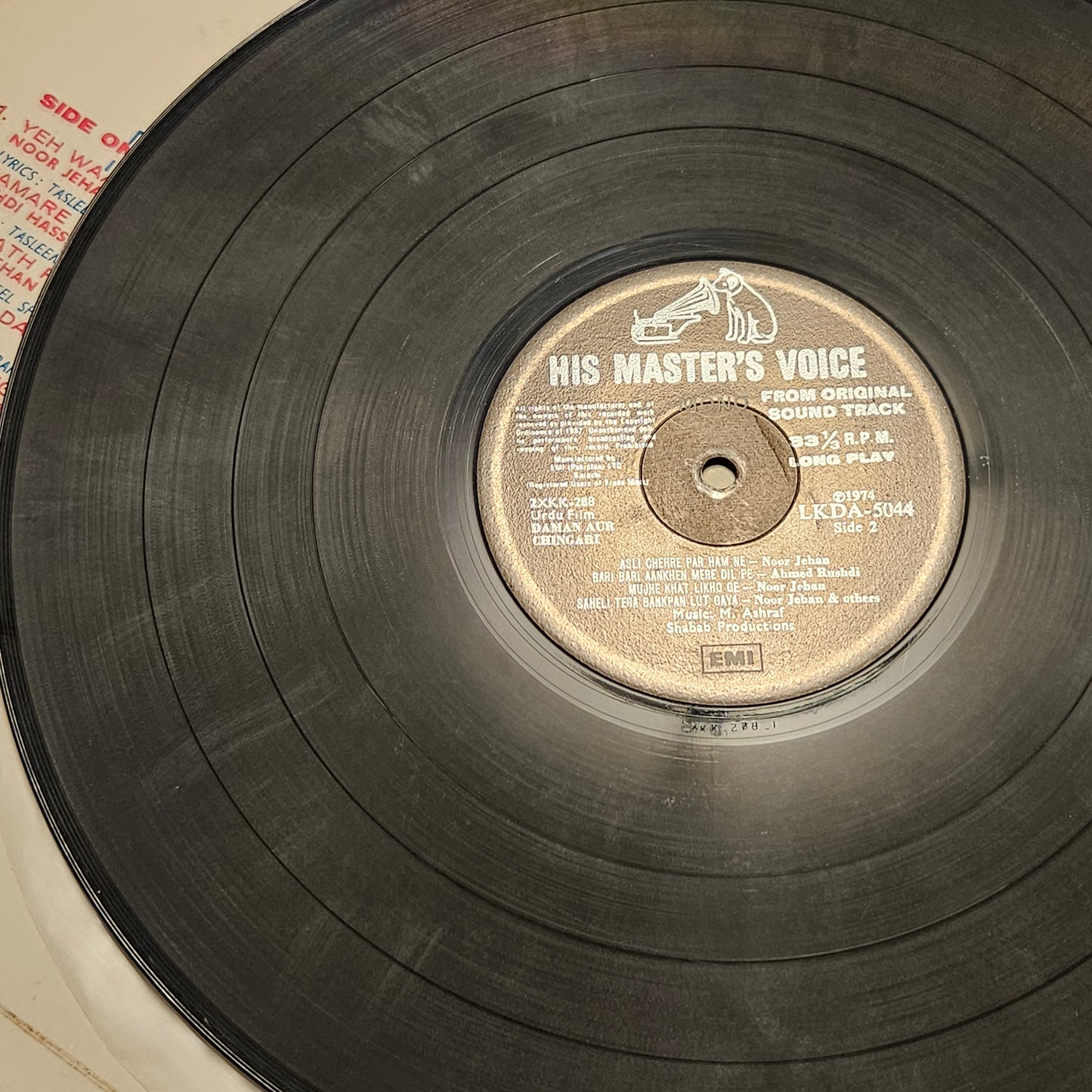 Daman Aur Chingari - M. ASHRAF Original soundtrack in Near Mint condition very rare