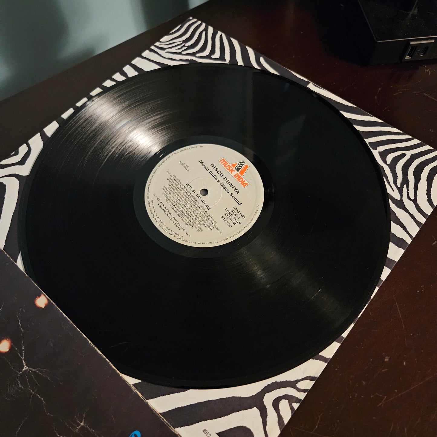 Disco Duniya - 28 non stop disco party numbers in excellent condition