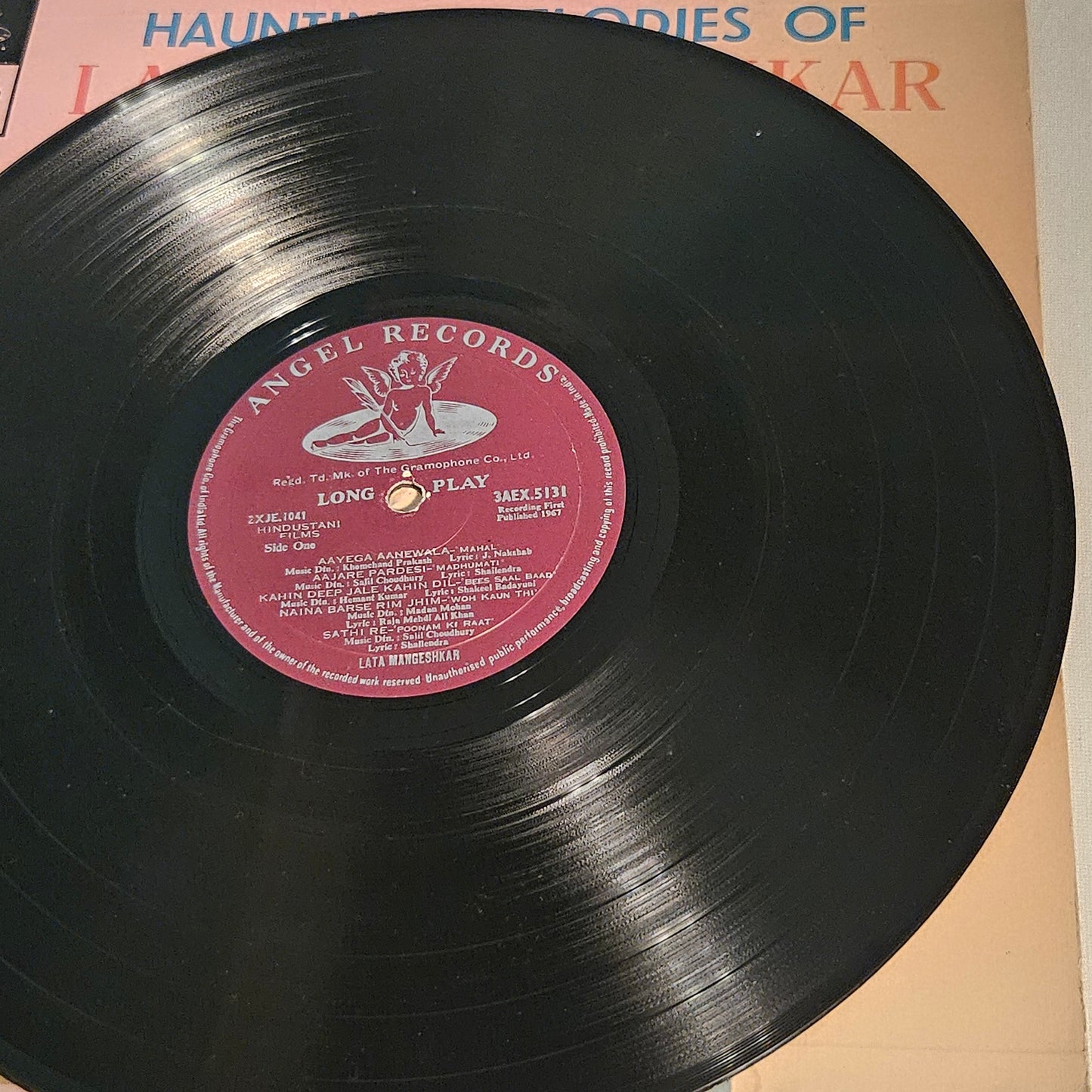 Lata mangeshkar - haunting melodies of Lata Mangeshkar 1st Angel in VG /. Excellent condition - Read Description