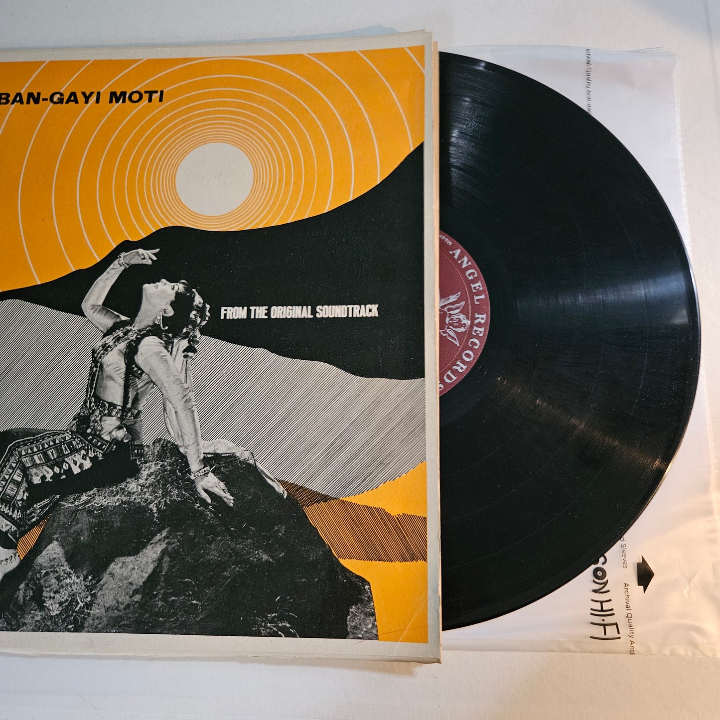 Boond Jo Ban Gaye Moti - V Shantaram classic and Lyrics Satish Bhatia and music Bharat Vyas classic rare -1st Angel pressing in excellent and cover in splendid