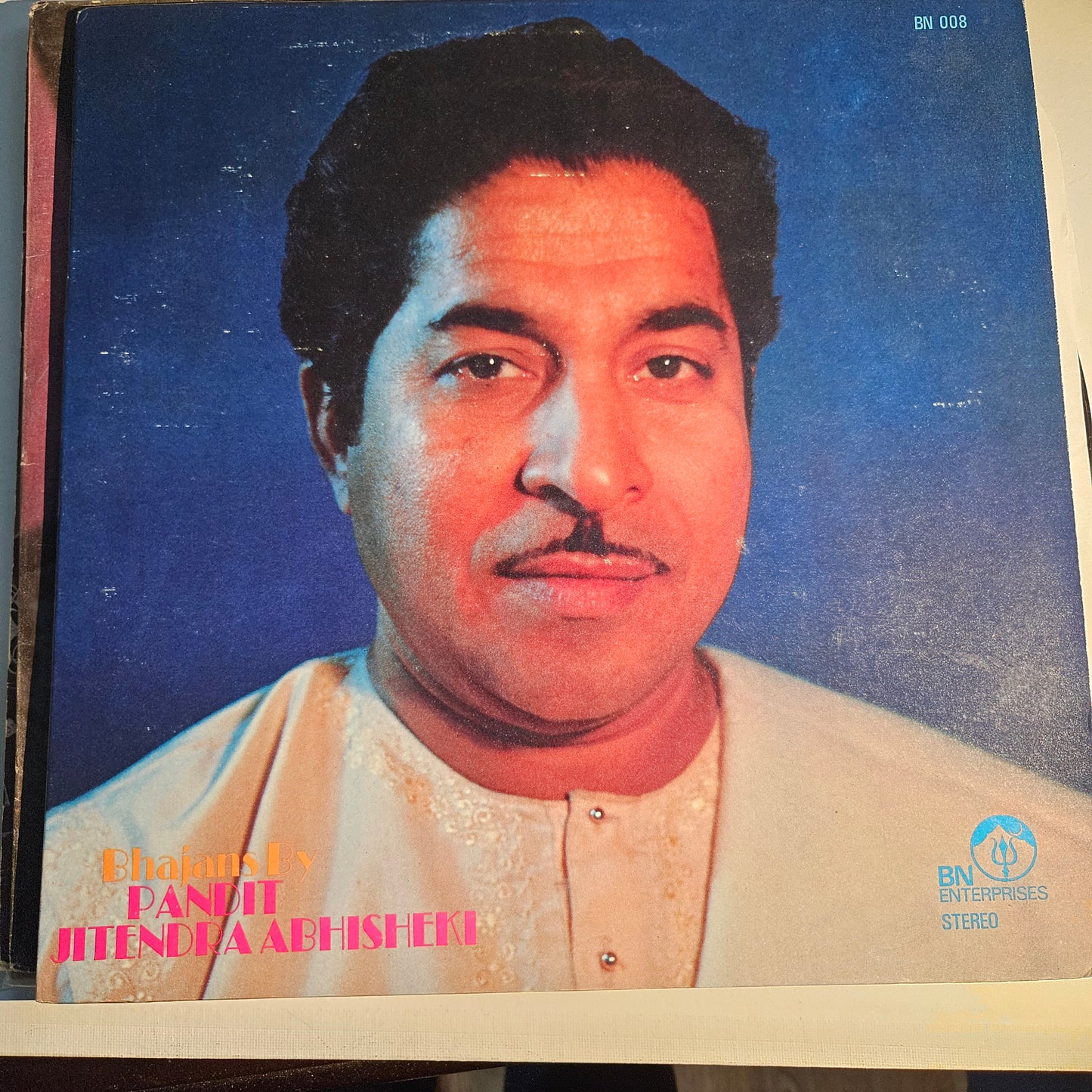 Jitendra Abhisheki – Bhajans By Pandit Jitendra Abhisheki Recorded in USA near mint
