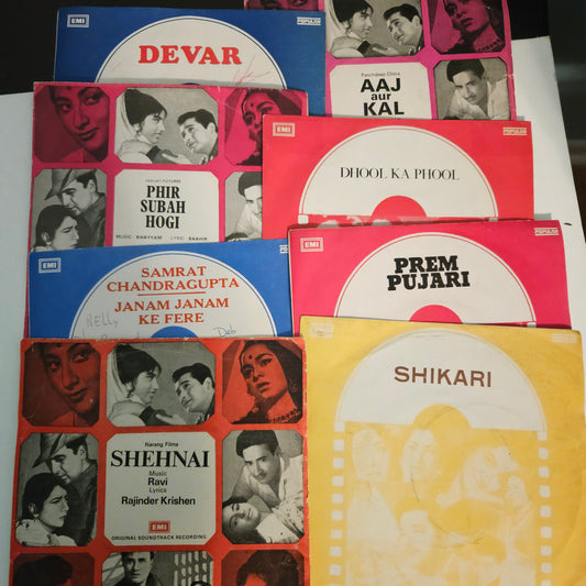 8 great classic original soundtrack songs  Eps See Description in VG+ to excellent