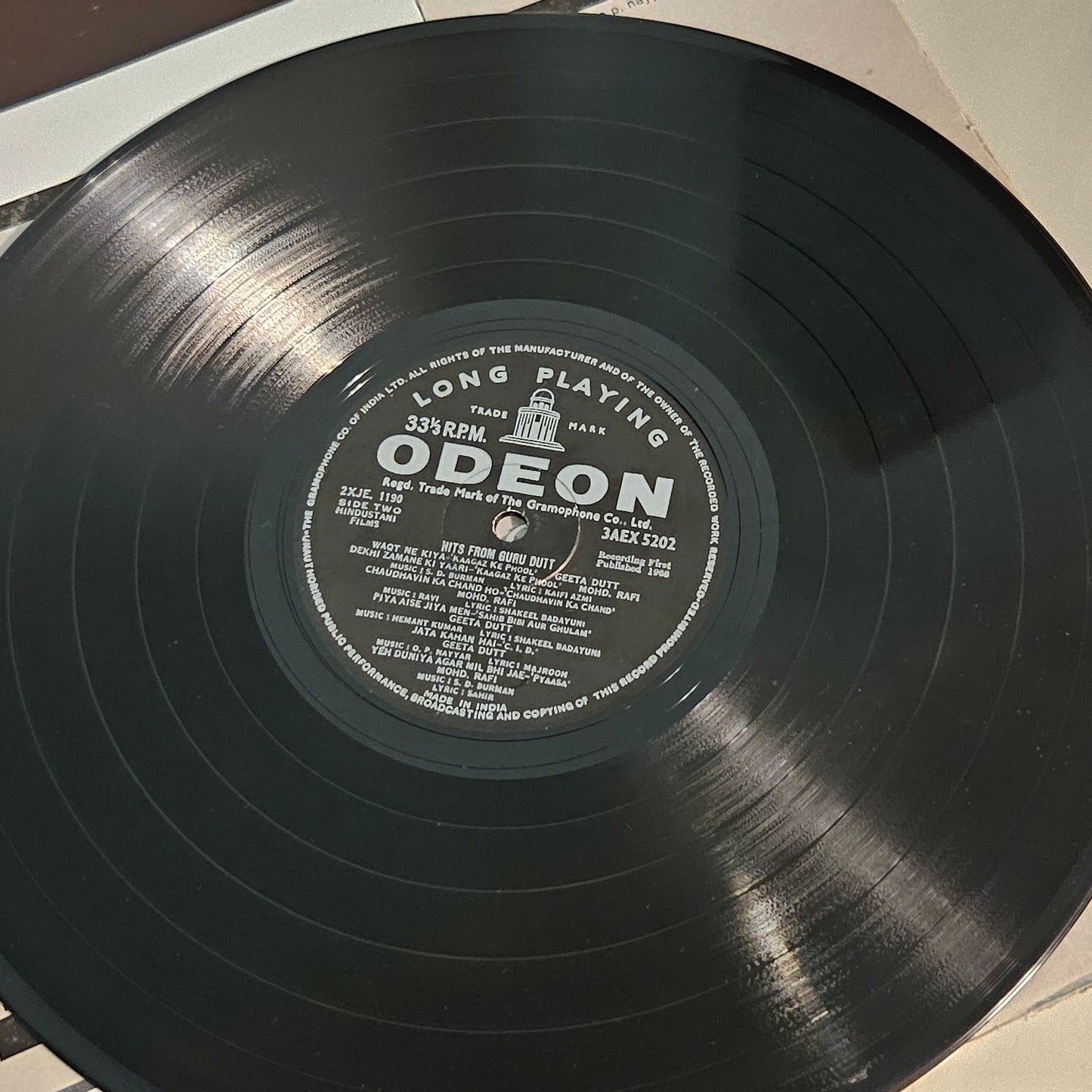 Hits of guru dutt - 1st Odeon - Ring version in VG+ includes *kagaz ke phool* songs