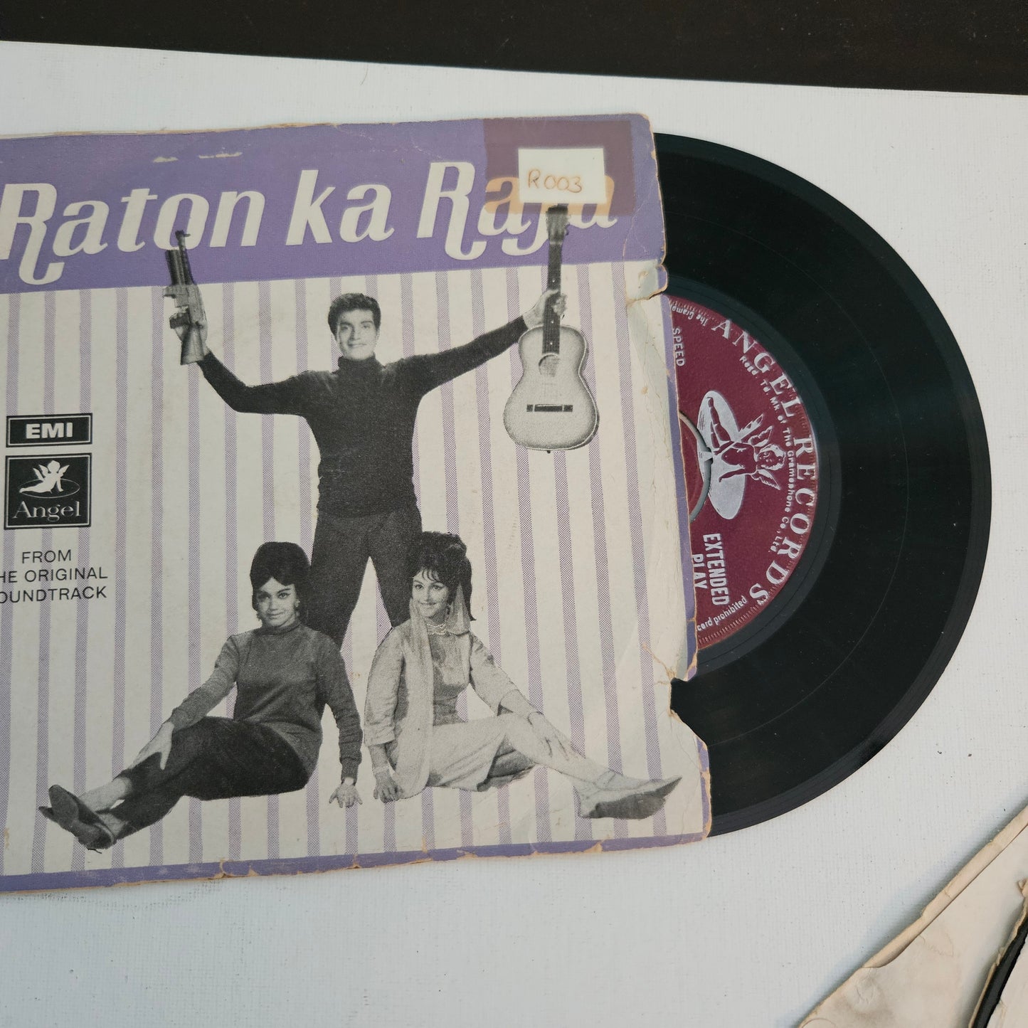 3 R D Burman superhit EPs in excellent to near MINT Chhalia, Buddha Mil Gaya, Raton ka Raja