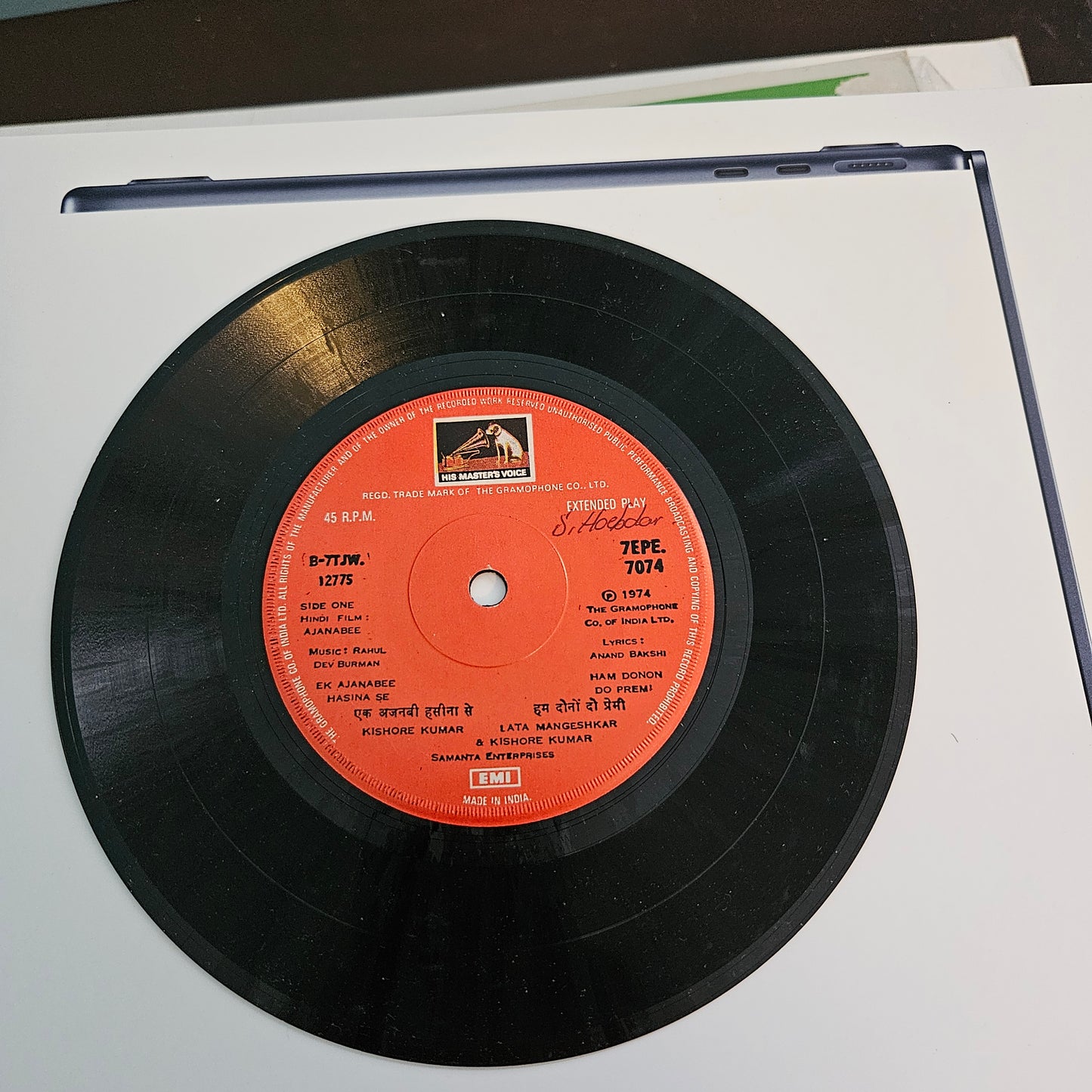 Ajanabee - R D Burman superhit EP in excellent