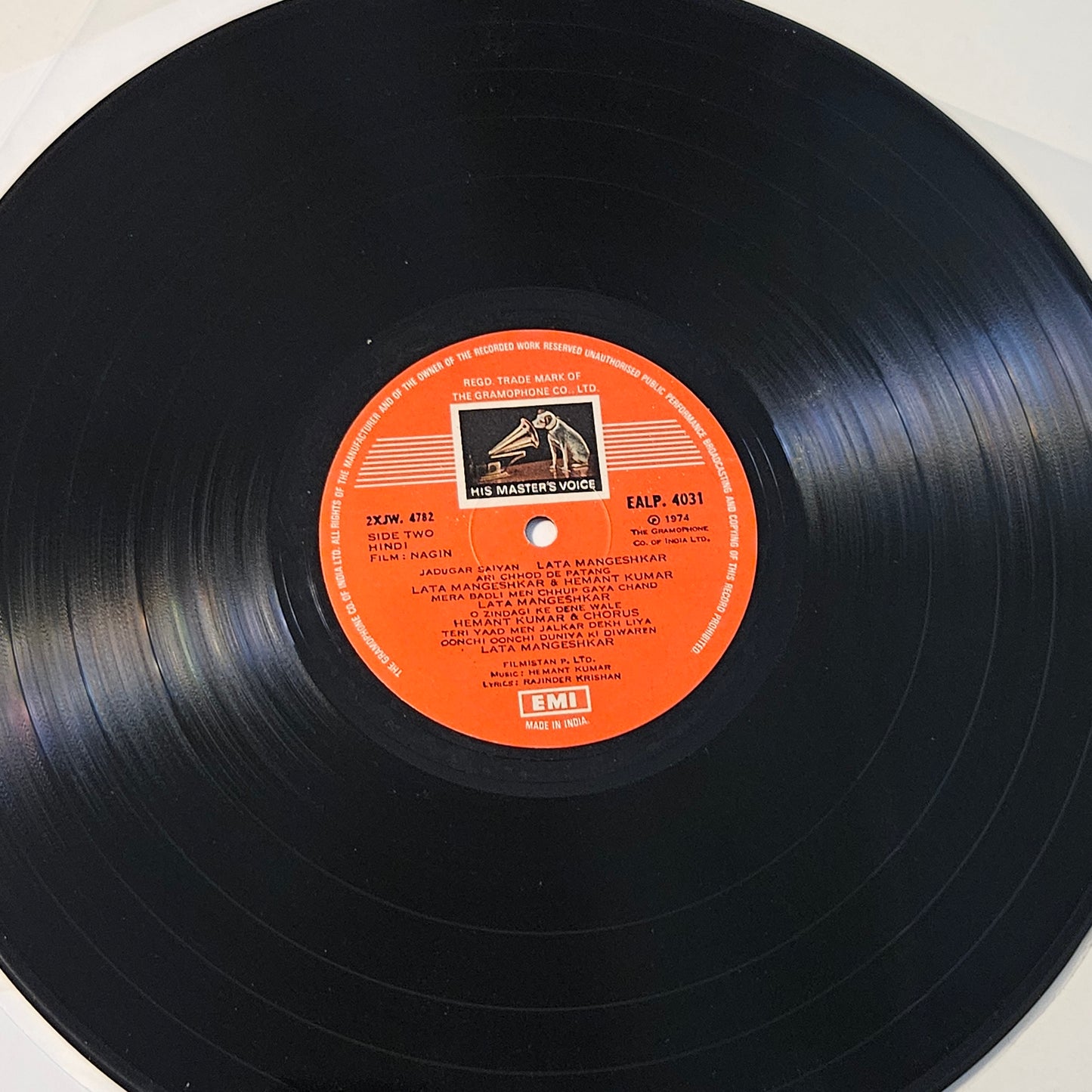 Nagin - Hemant Kumar classic with superhit Lata songs in near mint condition - HMV 1st edition red dog label - Superb acoustics
