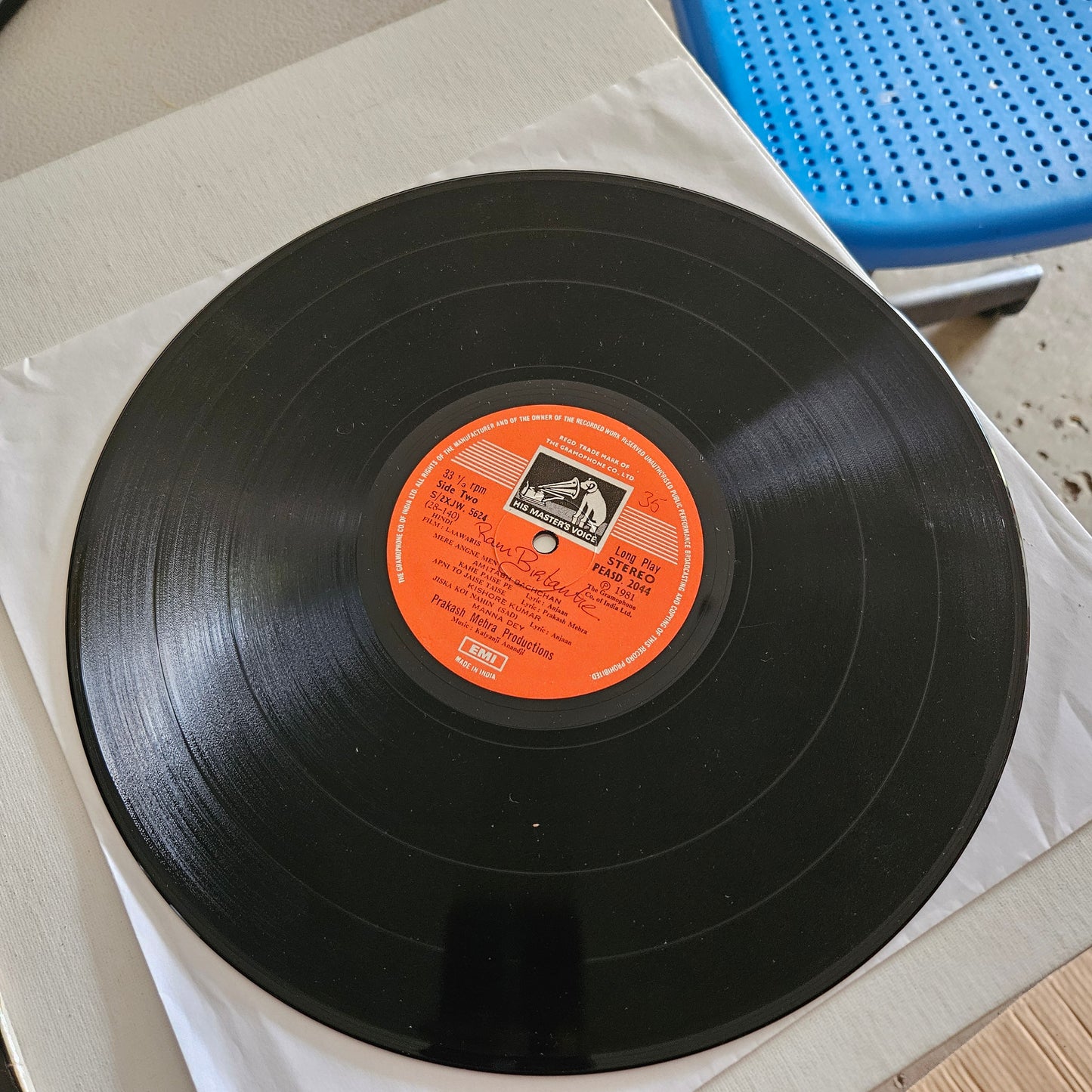 Laawaris - Amitabh blockbuster Music by Kalyanji Anandji in near mint Psych Funk- Gatefold edition
