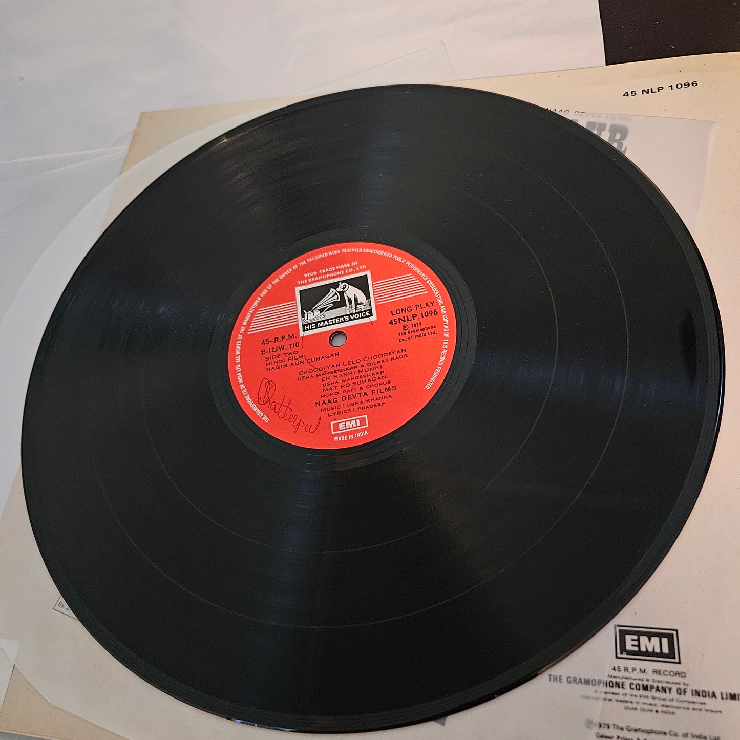 Usha Khanna - Nagin Aur Suhagan Near MINT