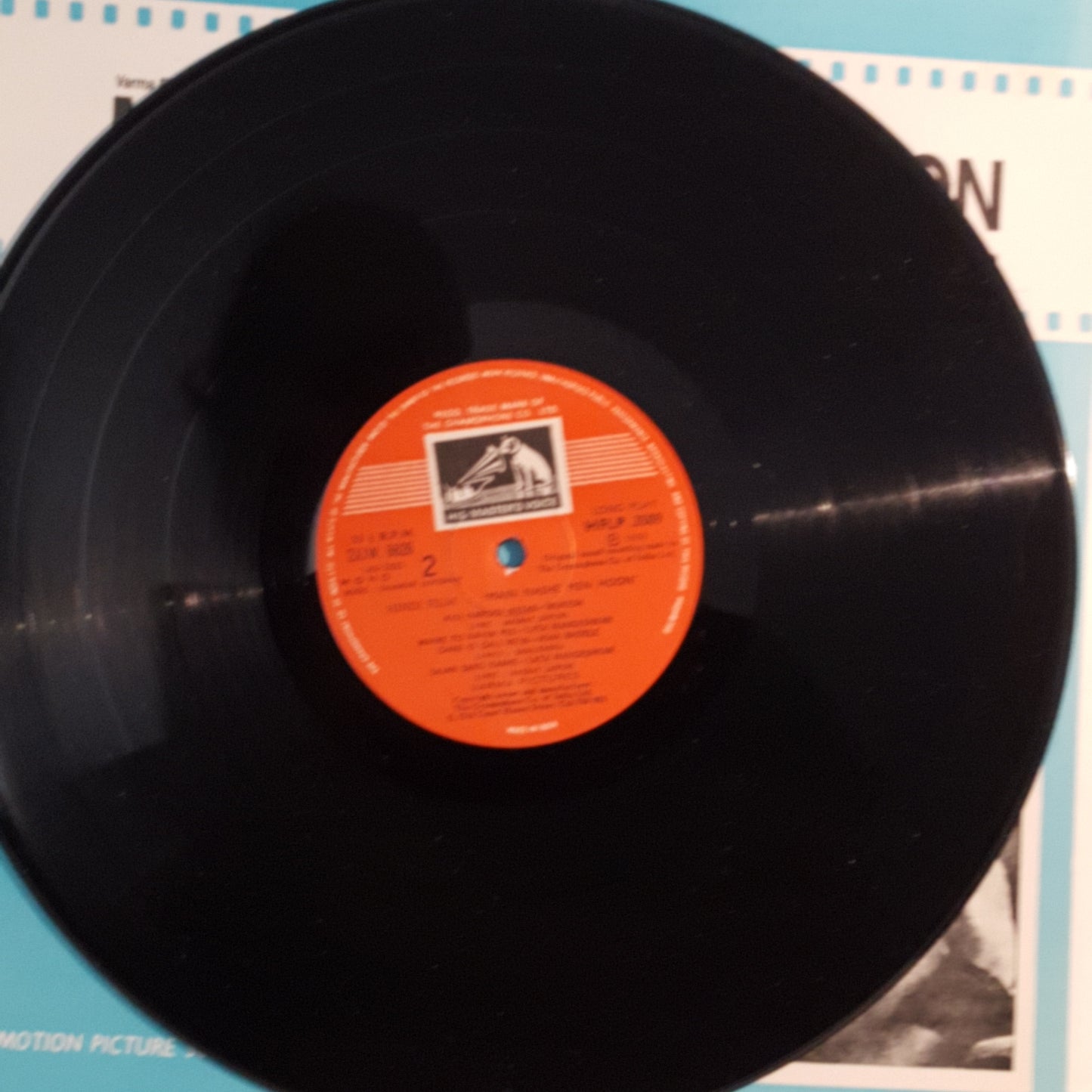 Main Nashe Men Hoon - Shankar Jaikishan - mint