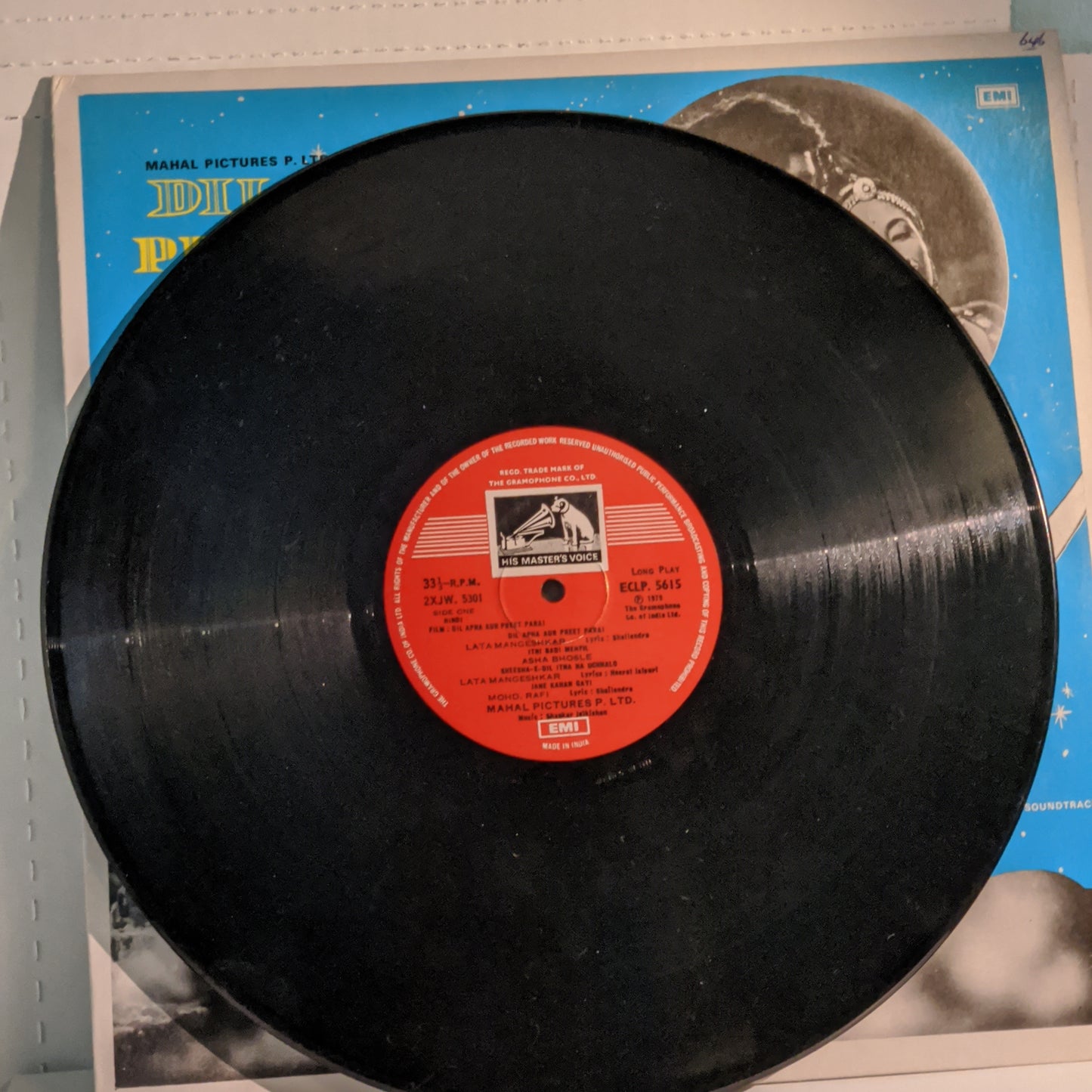 DIL APNA AUR PREET PARAI - Music by Shankar Jaikishan in excellent