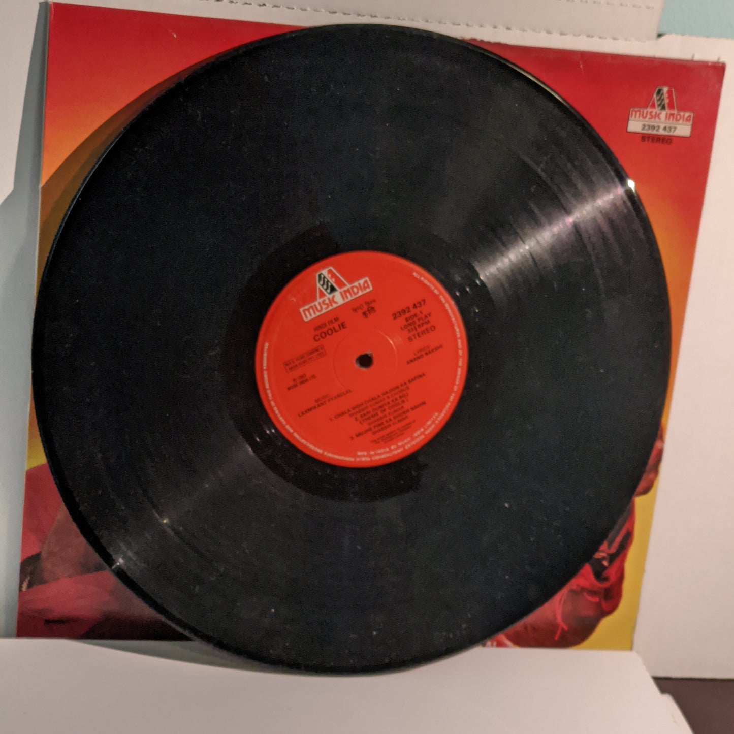 COOLIE - by LAXMIKANT PYARELAL - Amitabh SuperhIT in near mint condition