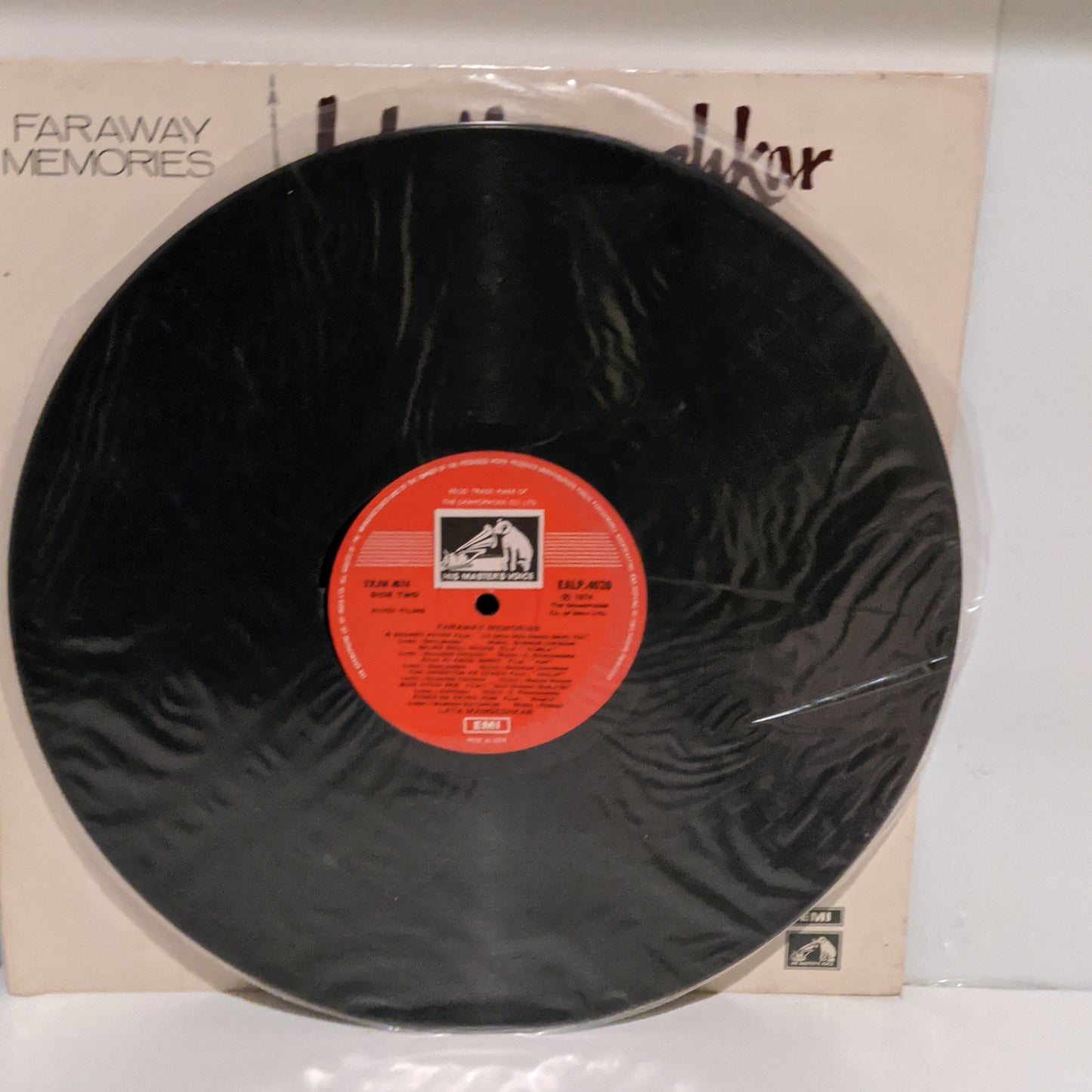 Lata Mangeshkar - FARAWAY MEMORIES original in Near MINT condition