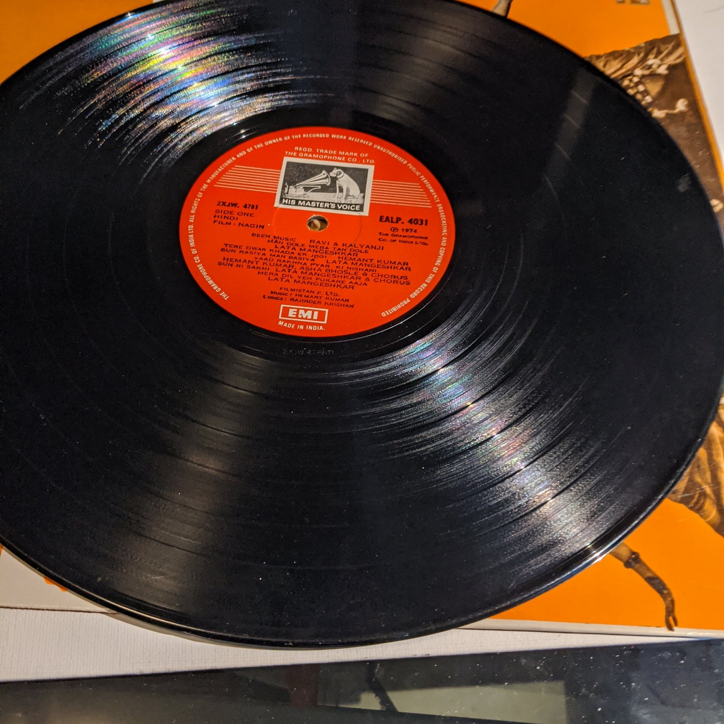 Nagin - Hemant Kumar classic with superhit lata in Excellent condition - heavy pressing