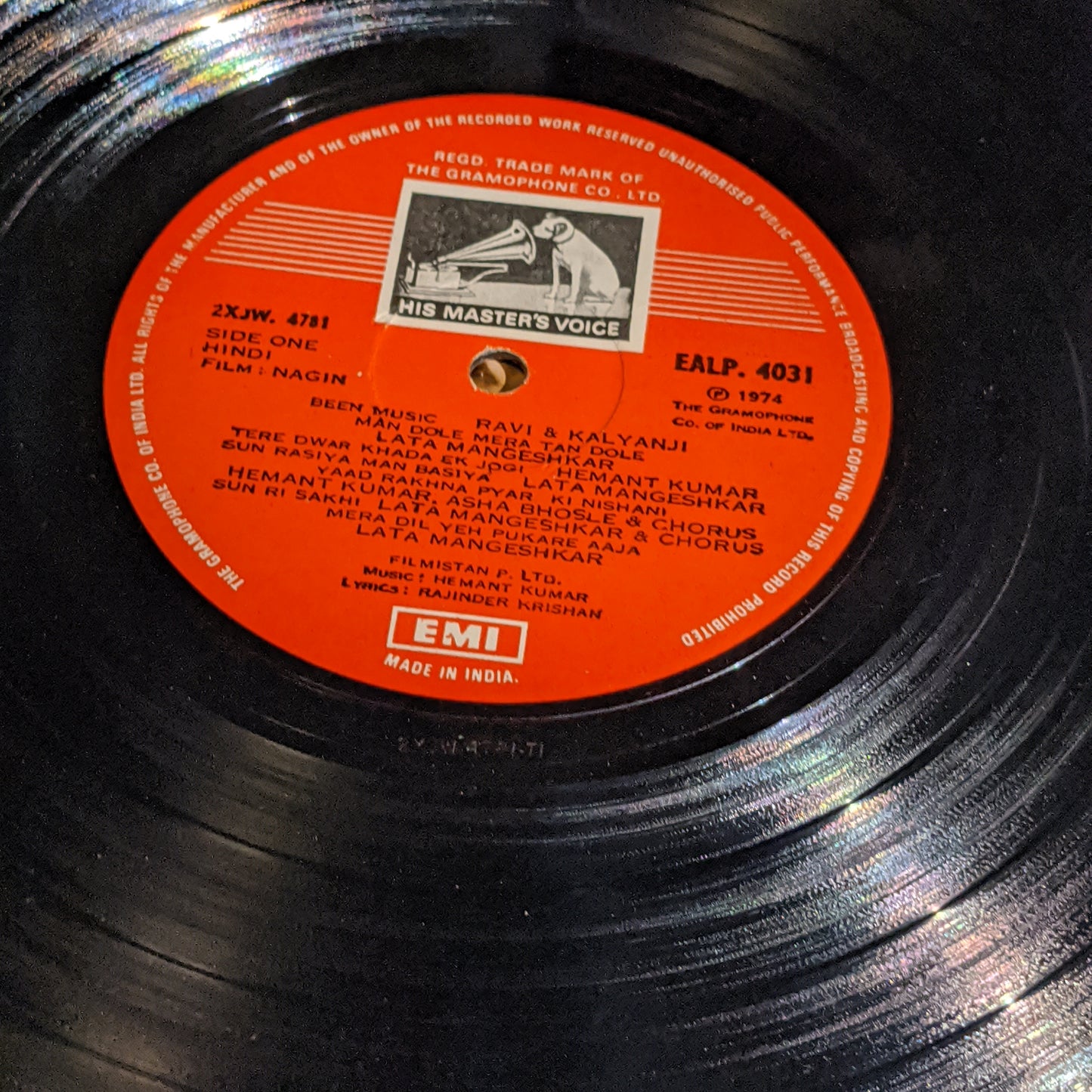 Nagin - Hemant Kumar classic with superhit lata in Excellent condition - heavy pressing