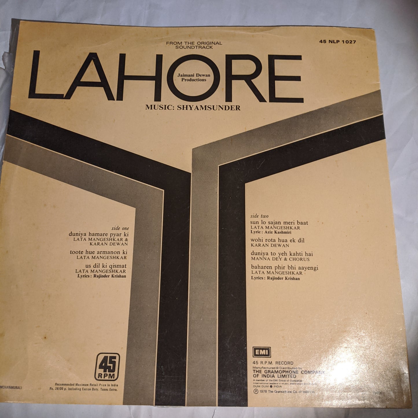 LAHORE - Etrnal classsics with SuperhIt lata songs in near Mint