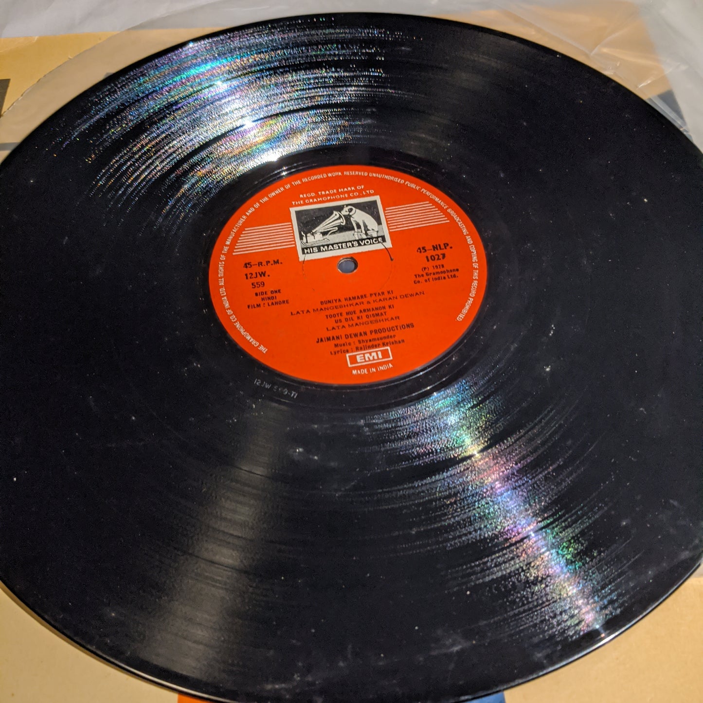 LAHORE - Etrnal classsics with SuperhIt lata songs in near Mint