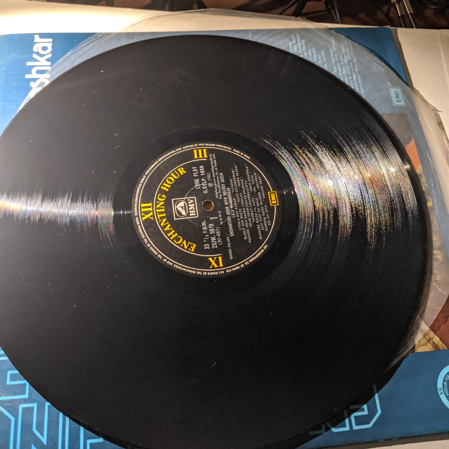 Lata mangeshkar - enchanting hour - superb collection in Near Mint