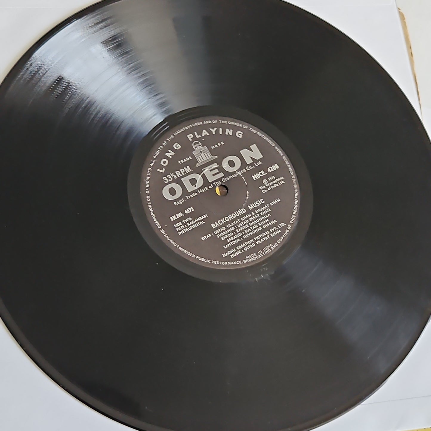 Kadambari - background Score by Ustad Vilayat Khan in VG+
