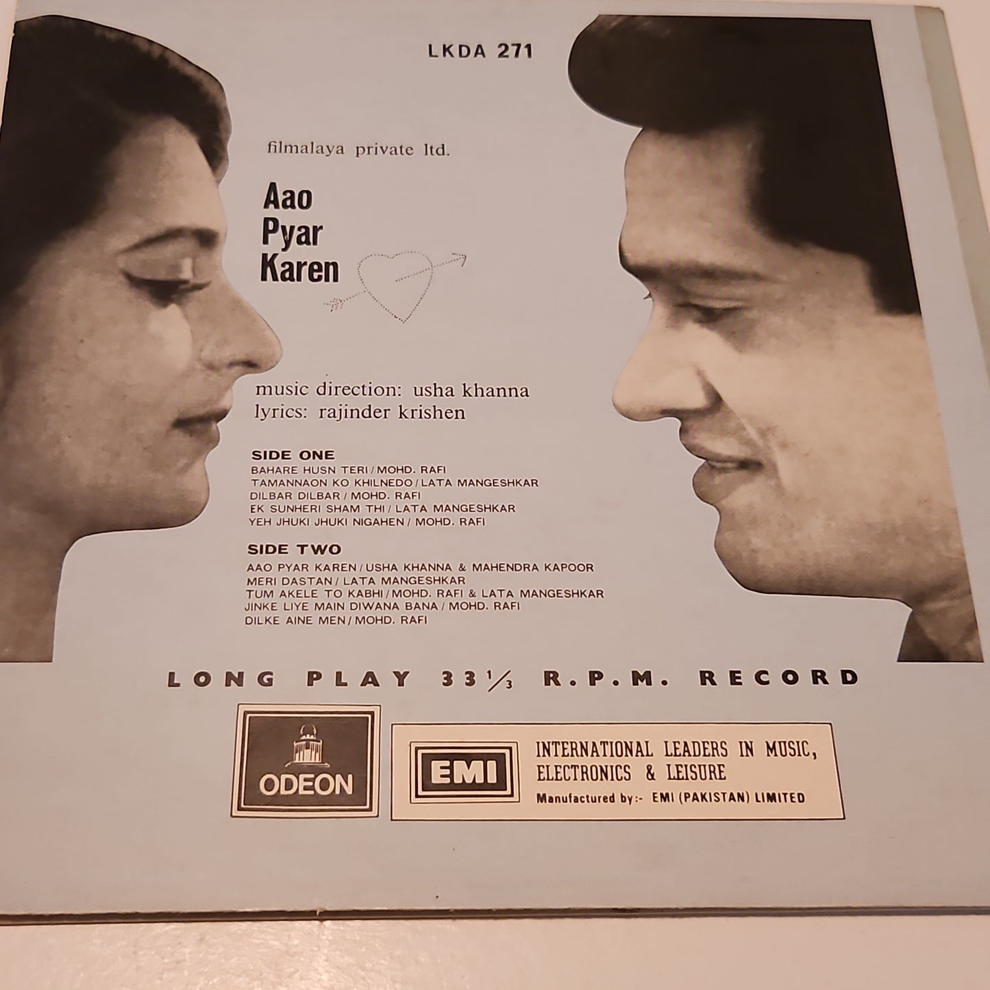 Aao Pyar Karen - Usha Khanna classic in near mint