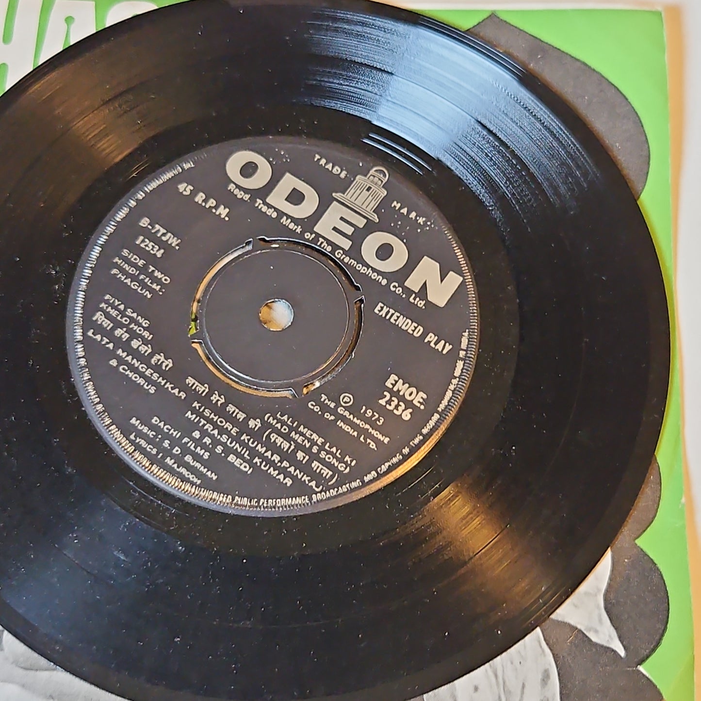 Phagun - S D Burman  classic EP  in Near mint thick center odeon