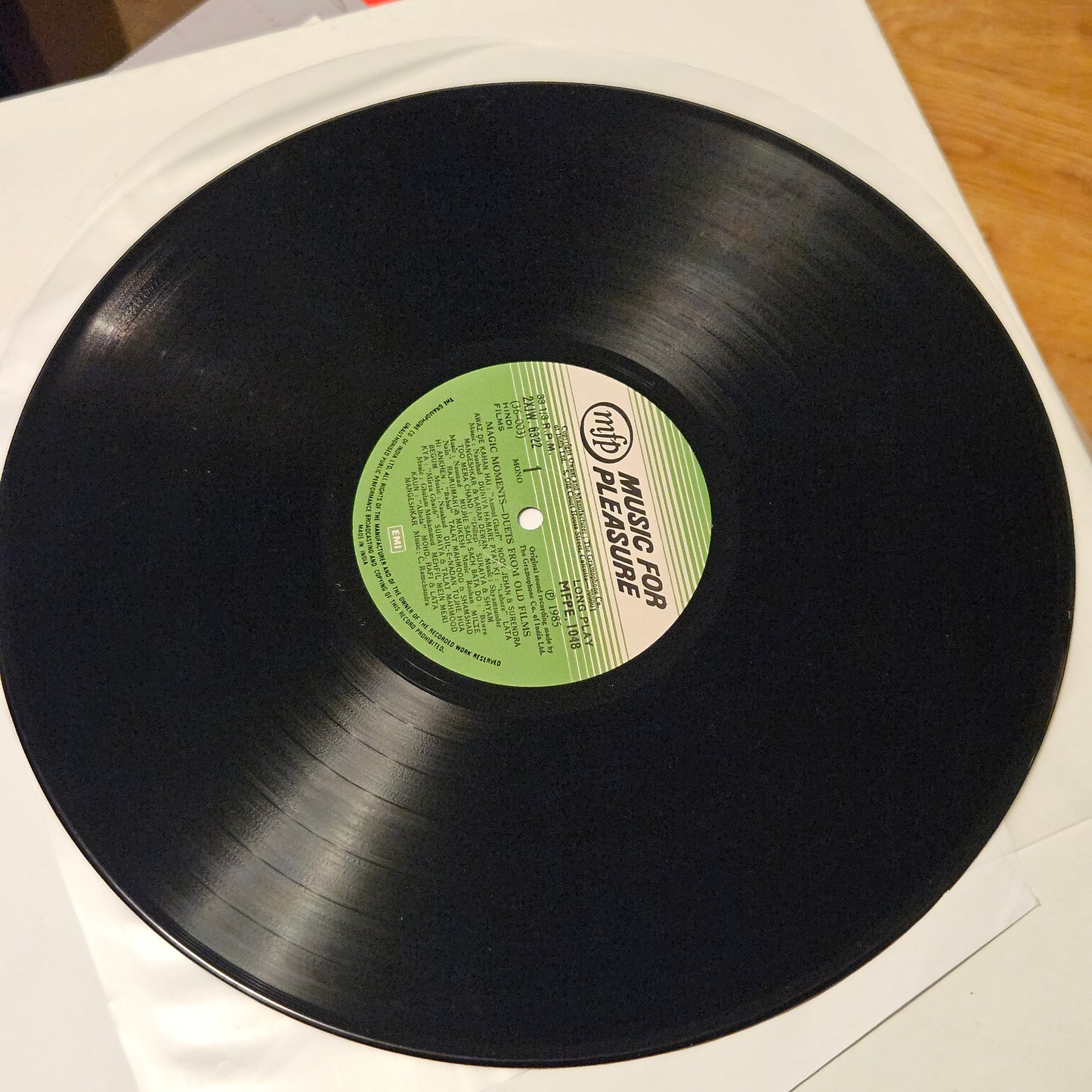 Duets from Old films - Original soundtrack- Magic Moments - in near mint condition