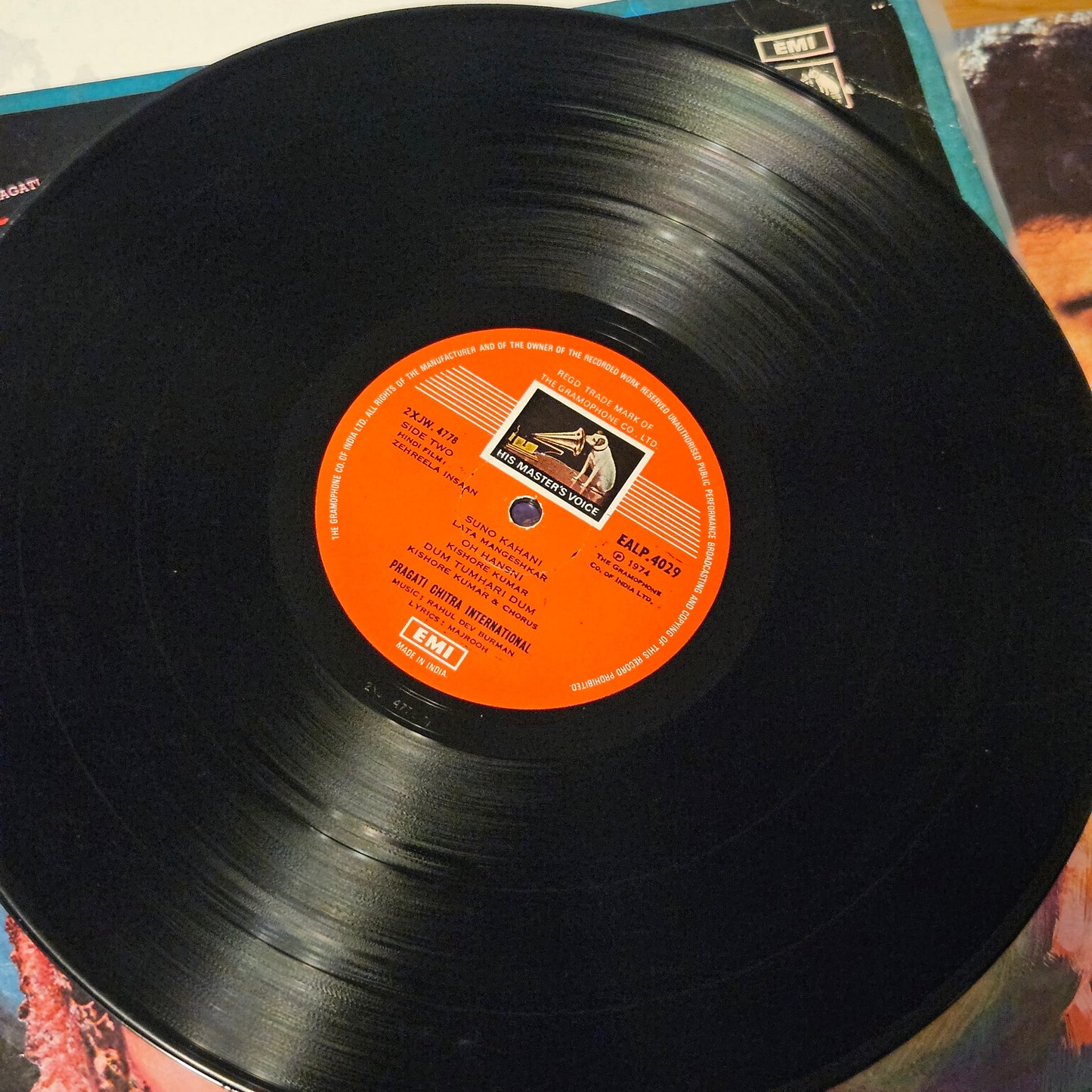 Zehreela Insaan + 2 Lps -  package -  original soundtrack of Rishi Kapoor and Mousami Movies - Music by  R. D. Burman and Laxmikant Pyarelal 2. Do Premee 3.Phool Khile Hai Gulshan Gulshan - read description