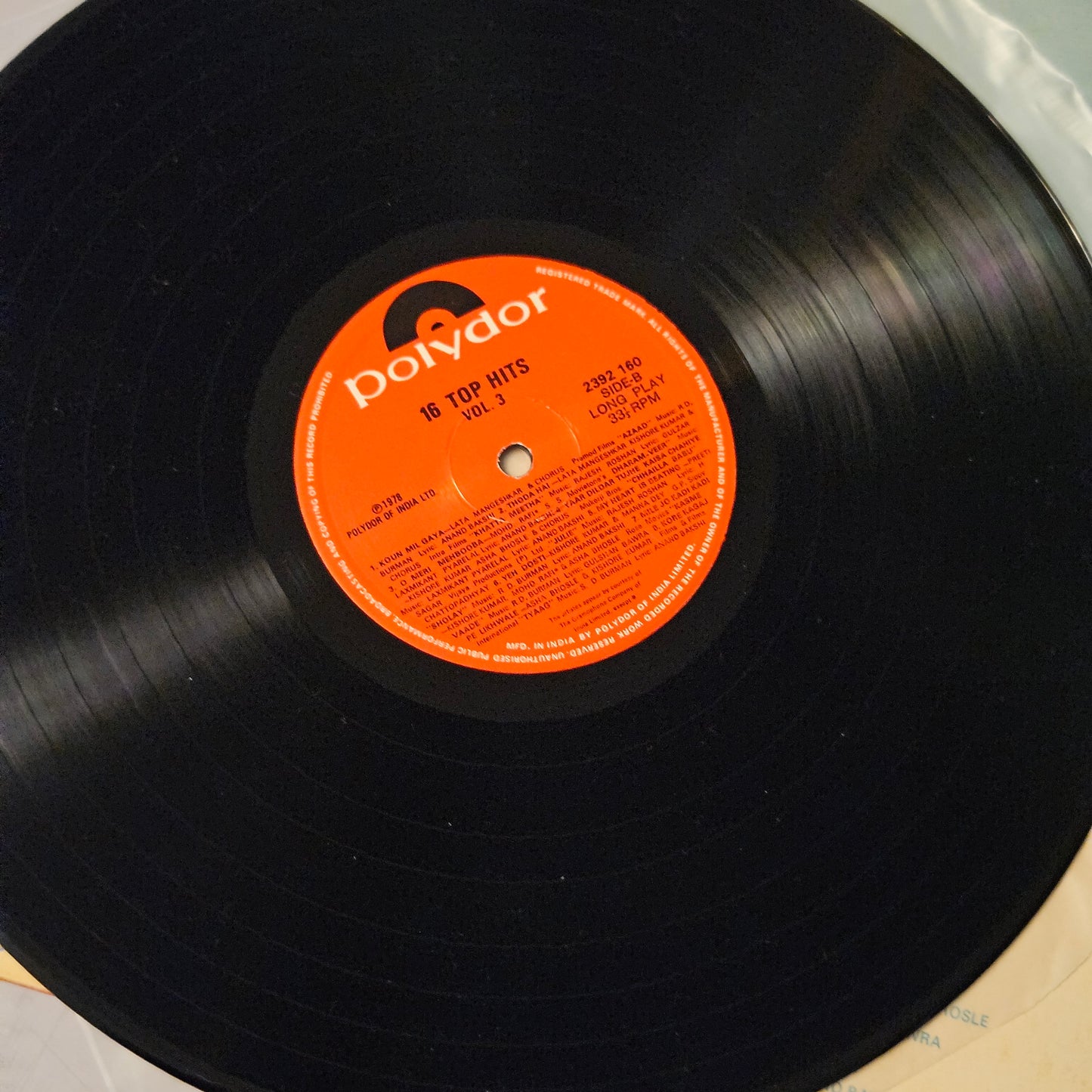 Polydor  16 top hits vol 3 in near mint - super selection of songs from original soundtracks polydor 2392160