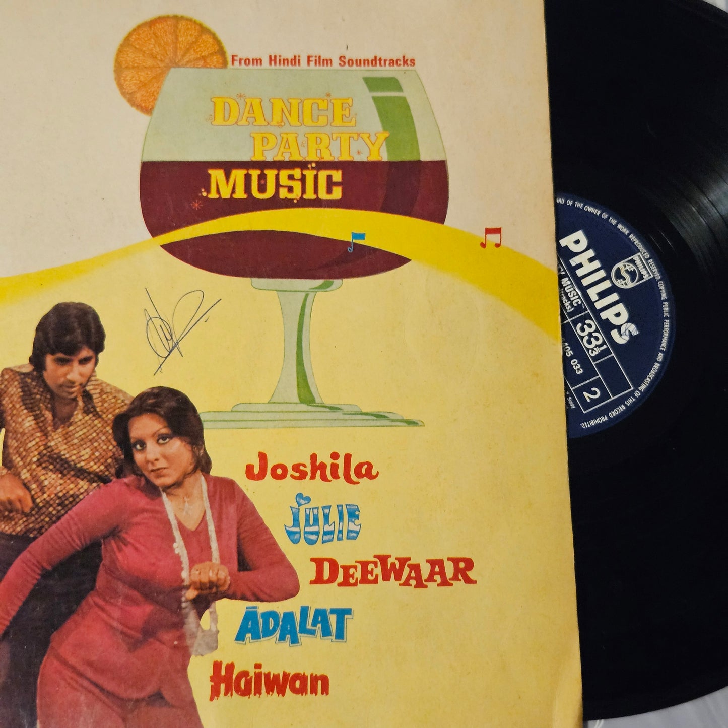 Dance part music  in VG++ condition Philips 6405033 - rare collection from original soundtracks Include *I m falling in love* from Deewar