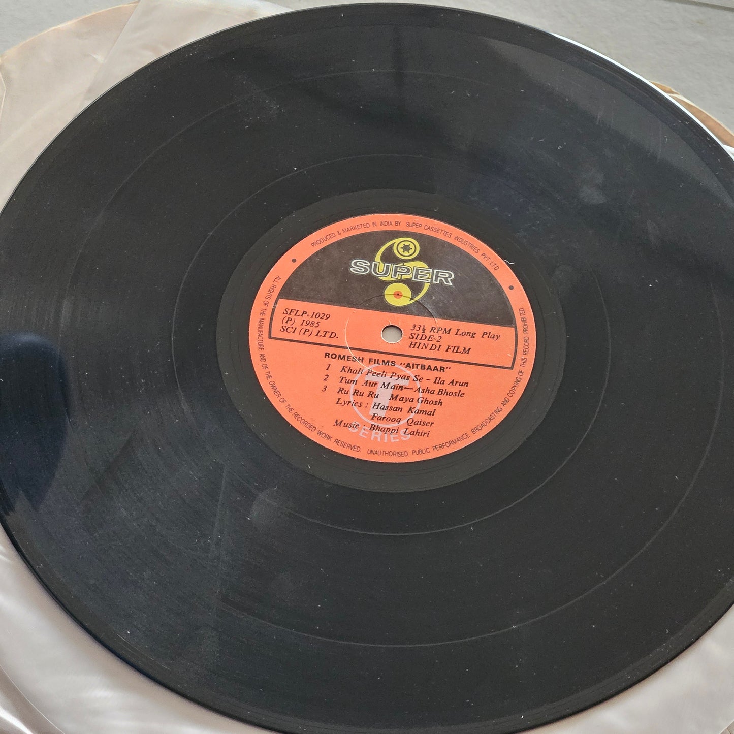Aitbaar - bappi Lahiri superhit with Bhupinder ghazals in Near mint condition - Pristine