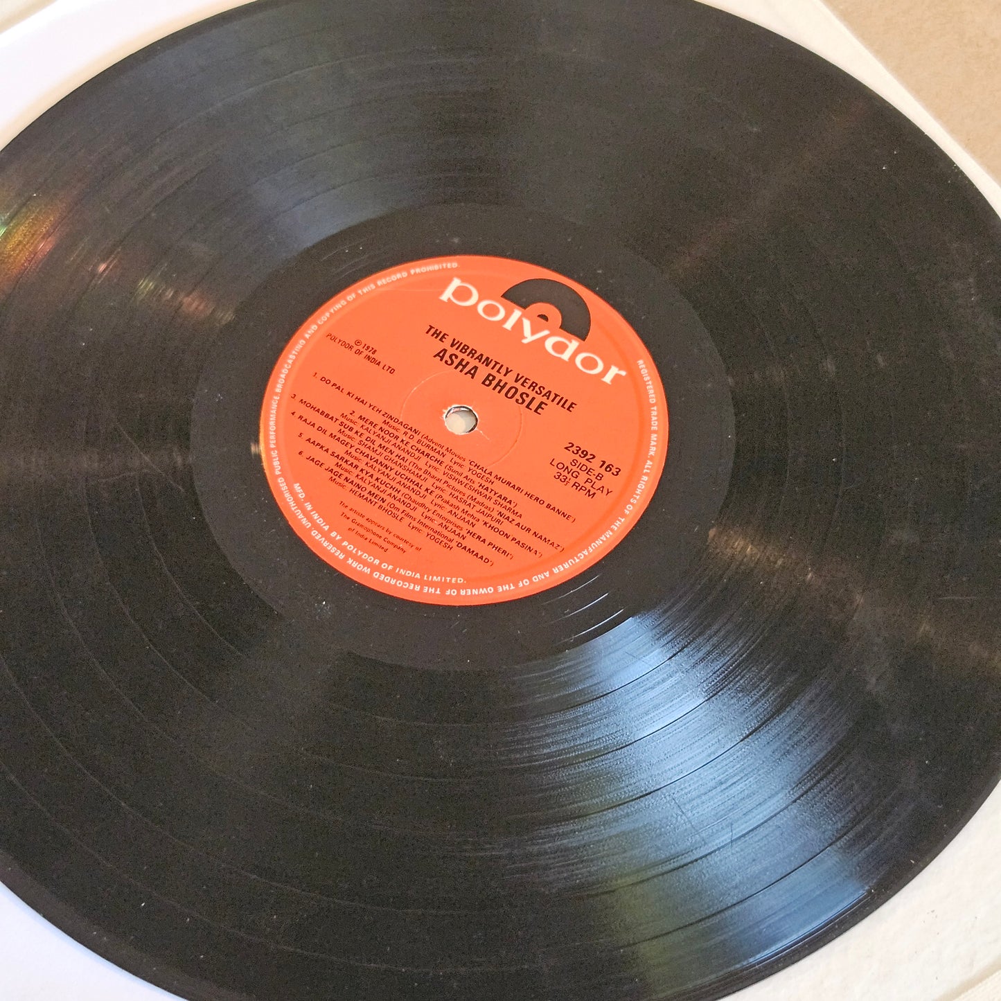 Asha Bhosle - vibrantly versatile  Rare collection in VG++ polydor 2392163