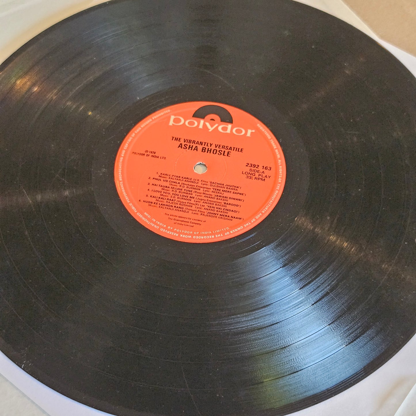 Asha Bhosle - vibrantly versatile  Rare collection in VG++ polydor 2392163