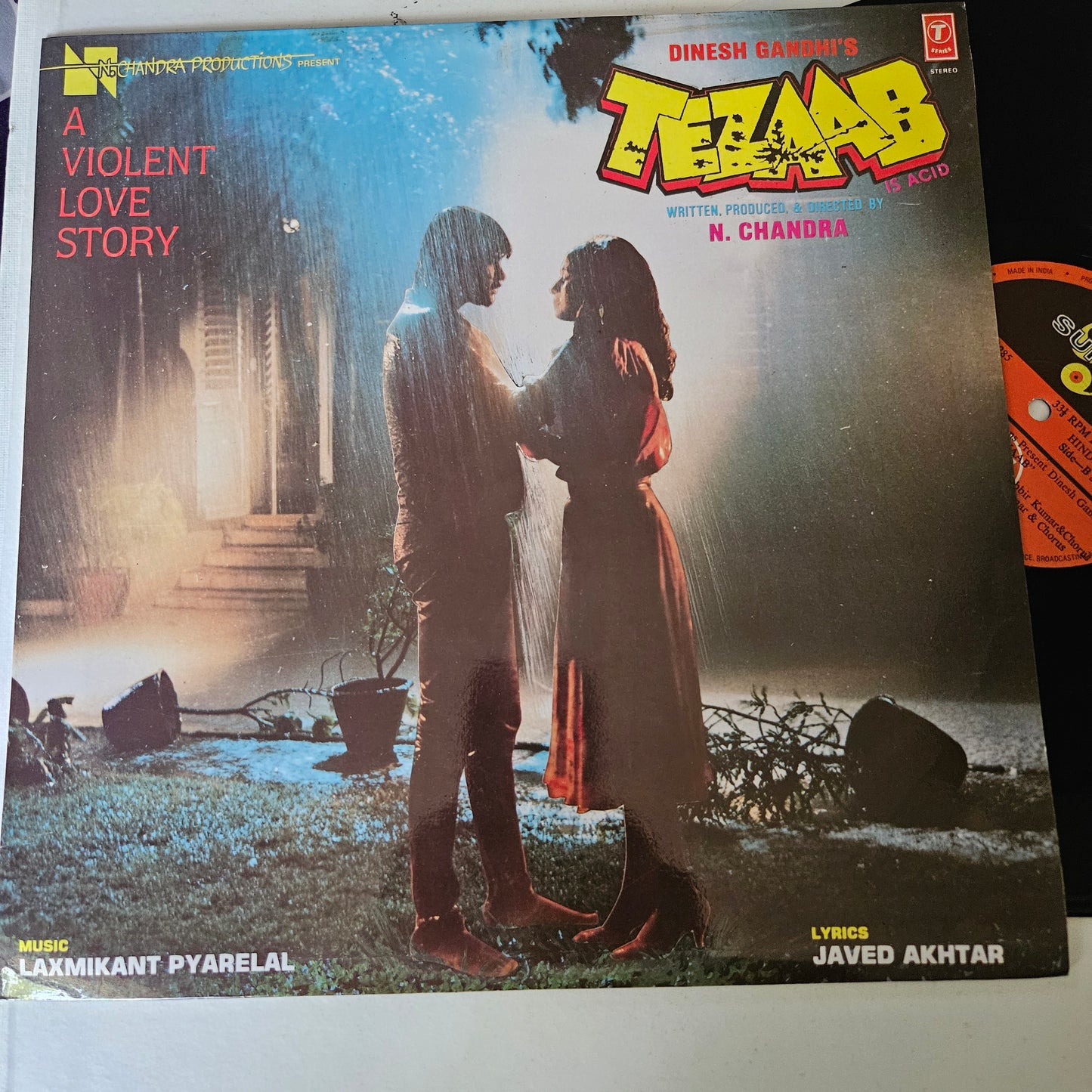 Tezaab (1988) -  super hit in near mint condition from the dealer unused stock original released soundtrack