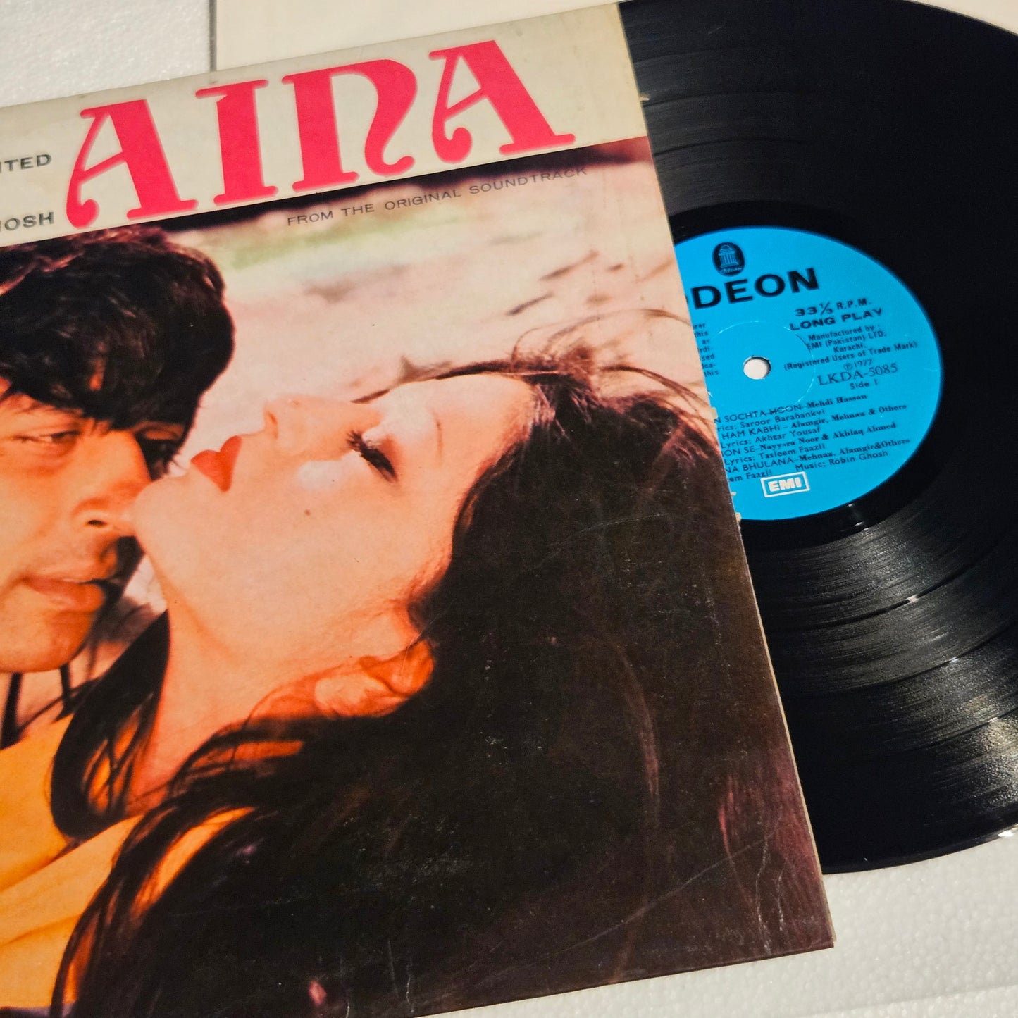 AINA - Pakistani original soundtrack - near mint Pristine condition - LKDA5085 - from original soundtrack - Music Robin Ghosh