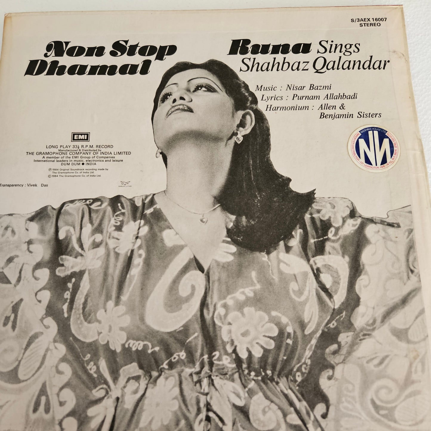 Runa Laila - Non Stop Dhamal - Runa Sings Shahbaz Qalandar in near mint Pristine condition