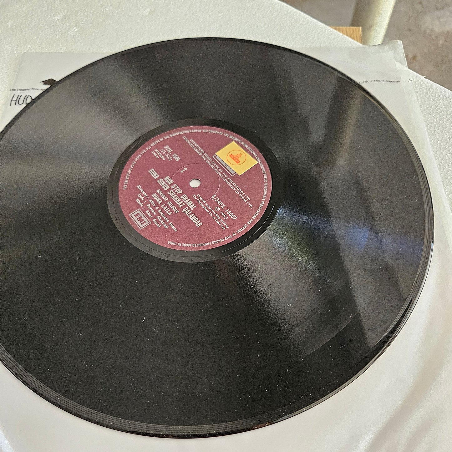 Runa Laila - Non Stop Dhamal - Runa Sings Shahbaz Qalandar in near mint Pristine condition