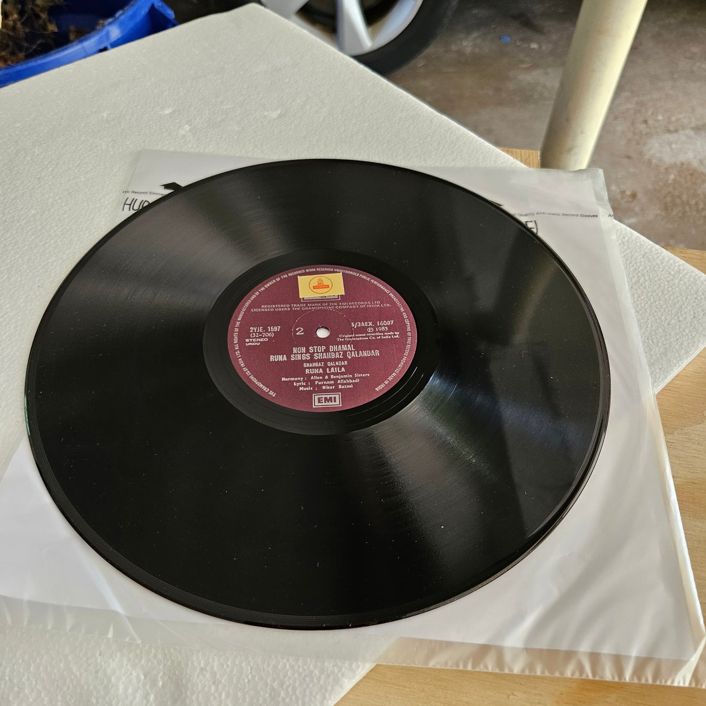Runa Laila - Non Stop Dhamal - Runa Sings Shahbaz Qalandar in near mint Pristine condition