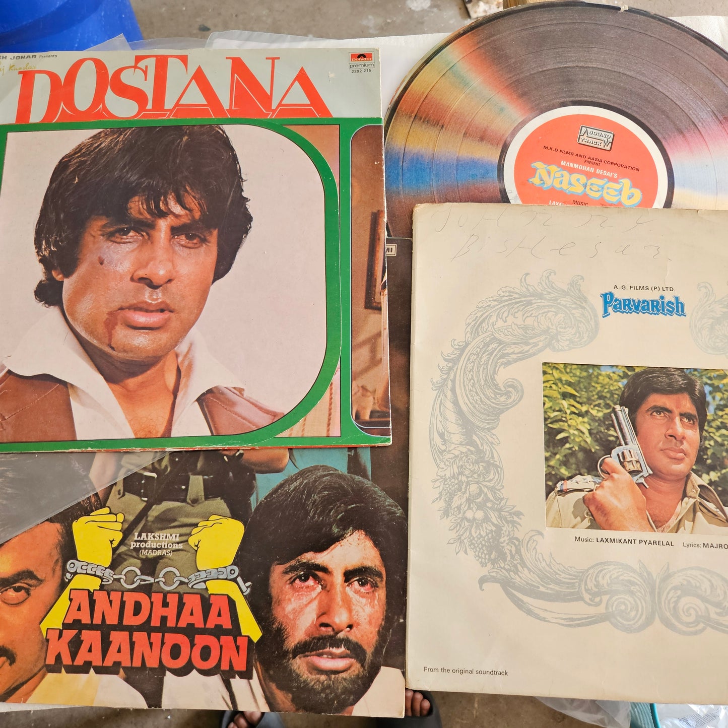 Dostana, Parvarish, Andhaa kanoon, and Naseeb - 4 Superhit LPs package Amitabh and Music by Laxmikant Pyarelal and in near mint condition from original Soundtracks - A great deal