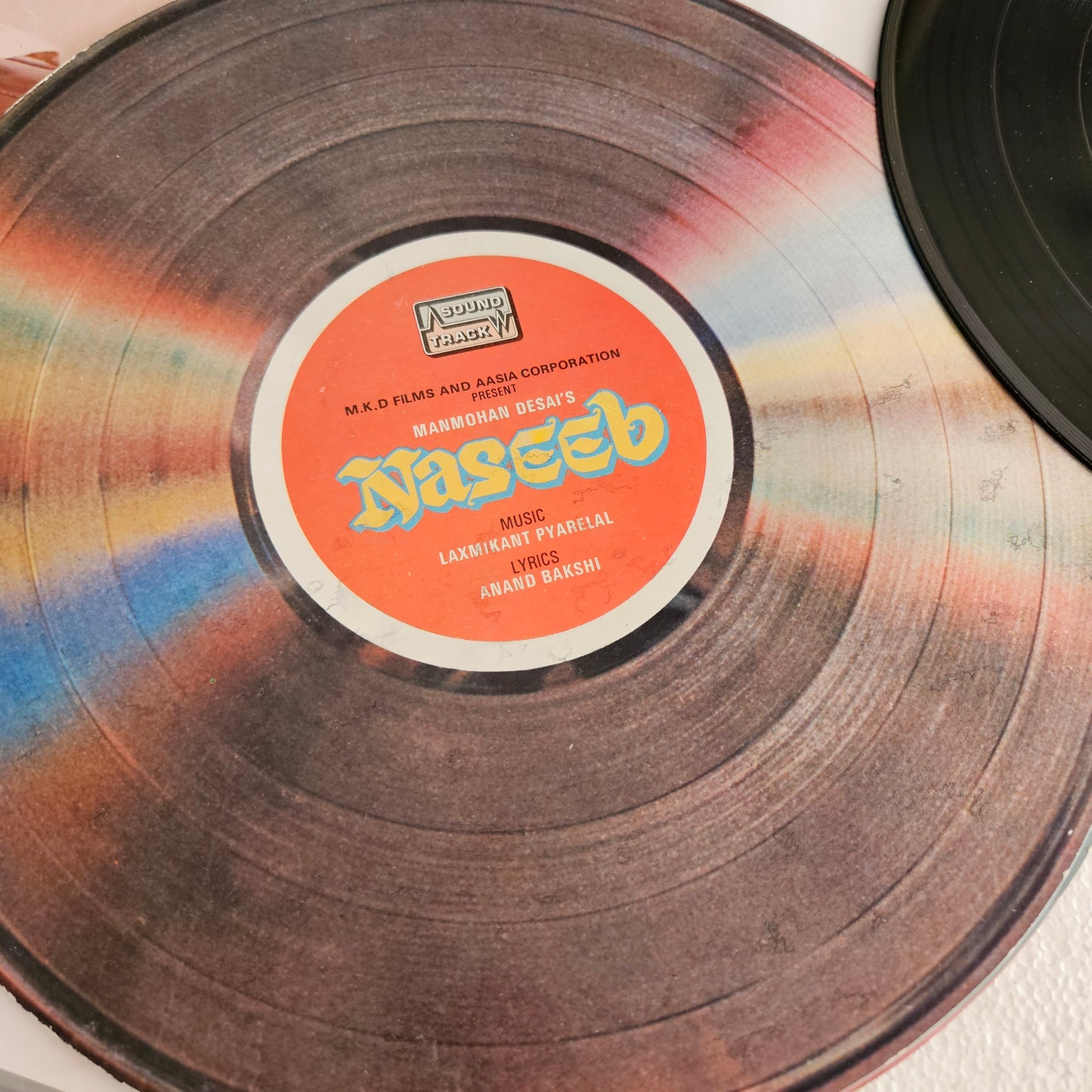 Dostana, Parvarish, Andhaa kanoon, and Naseeb - 4 Superhit LPs package Amitabh and Music by Laxmikant Pyarelal and in near mint condition from original Soundtracks - A great deal