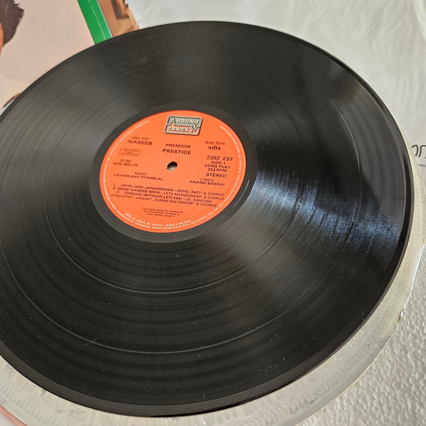 Dostana, Parvarish, Andhaa kanoon, and Naseeb - 4 Superhit LPs package Amitabh and Music by Laxmikant Pyarelal and in near mint condition from original Soundtracks - A great deal