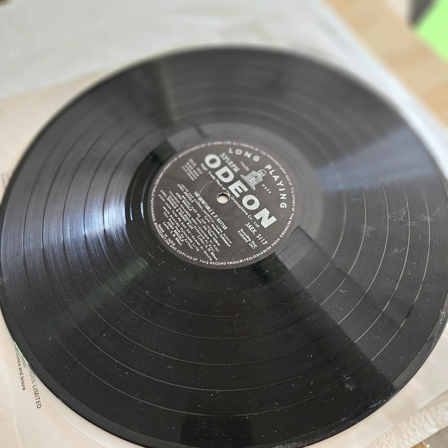 O. P. NAYYAR - Inimitable  O. P. Nayyar in near mint condition from original soundtrack 3AEX5117 - 200 gm odeon version