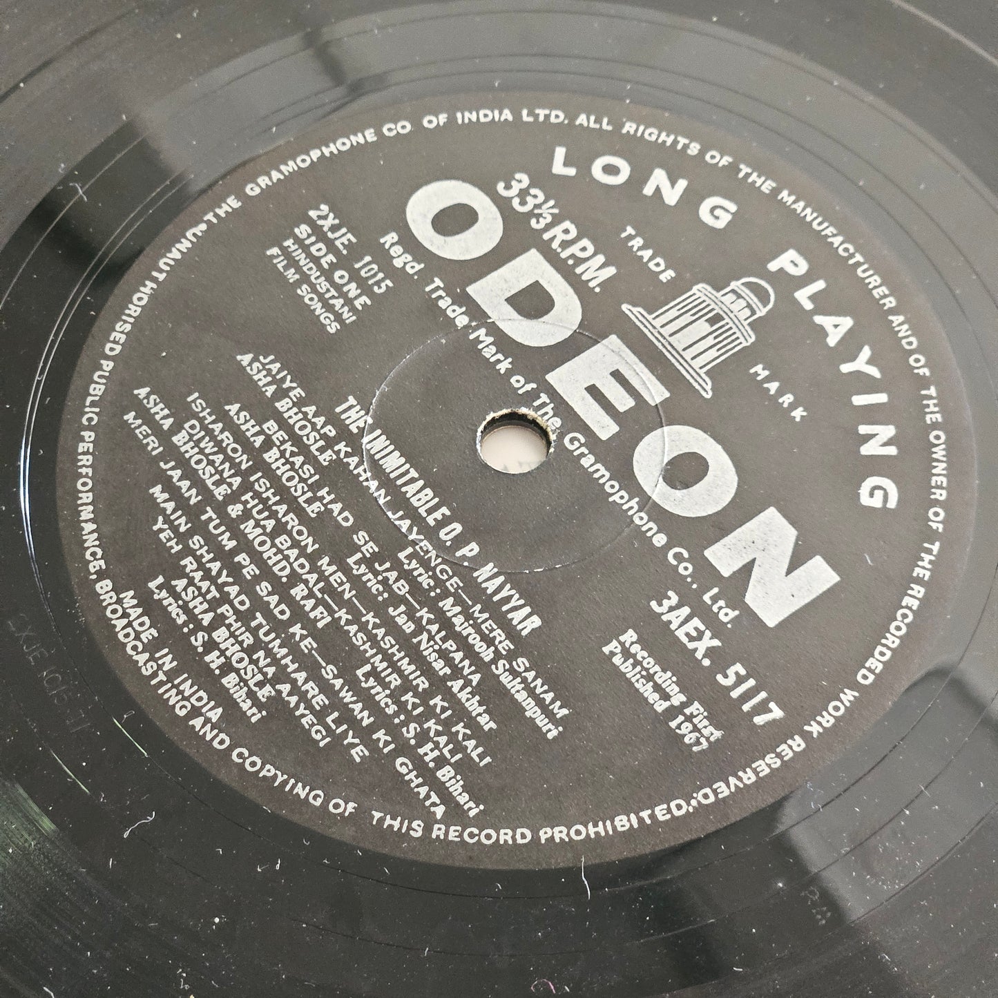 O. P. NAYYAR - Inimitable  O. P. Nayyar in near mint condition from original soundtrack 3AEX5117 - 200 gm odeon version