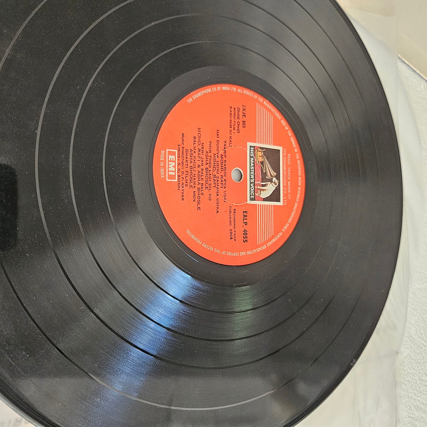 Kashmir ki Kali-  Music by O. P. nayyar in excellent condition - 1st HMV red dog label EALP4055 from original soundtrack